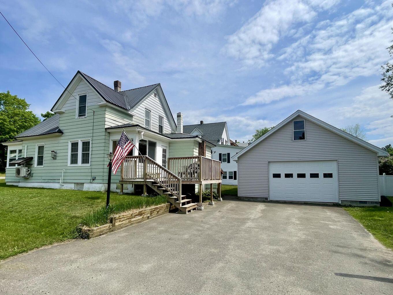 210 Maine Avenue Property Photo