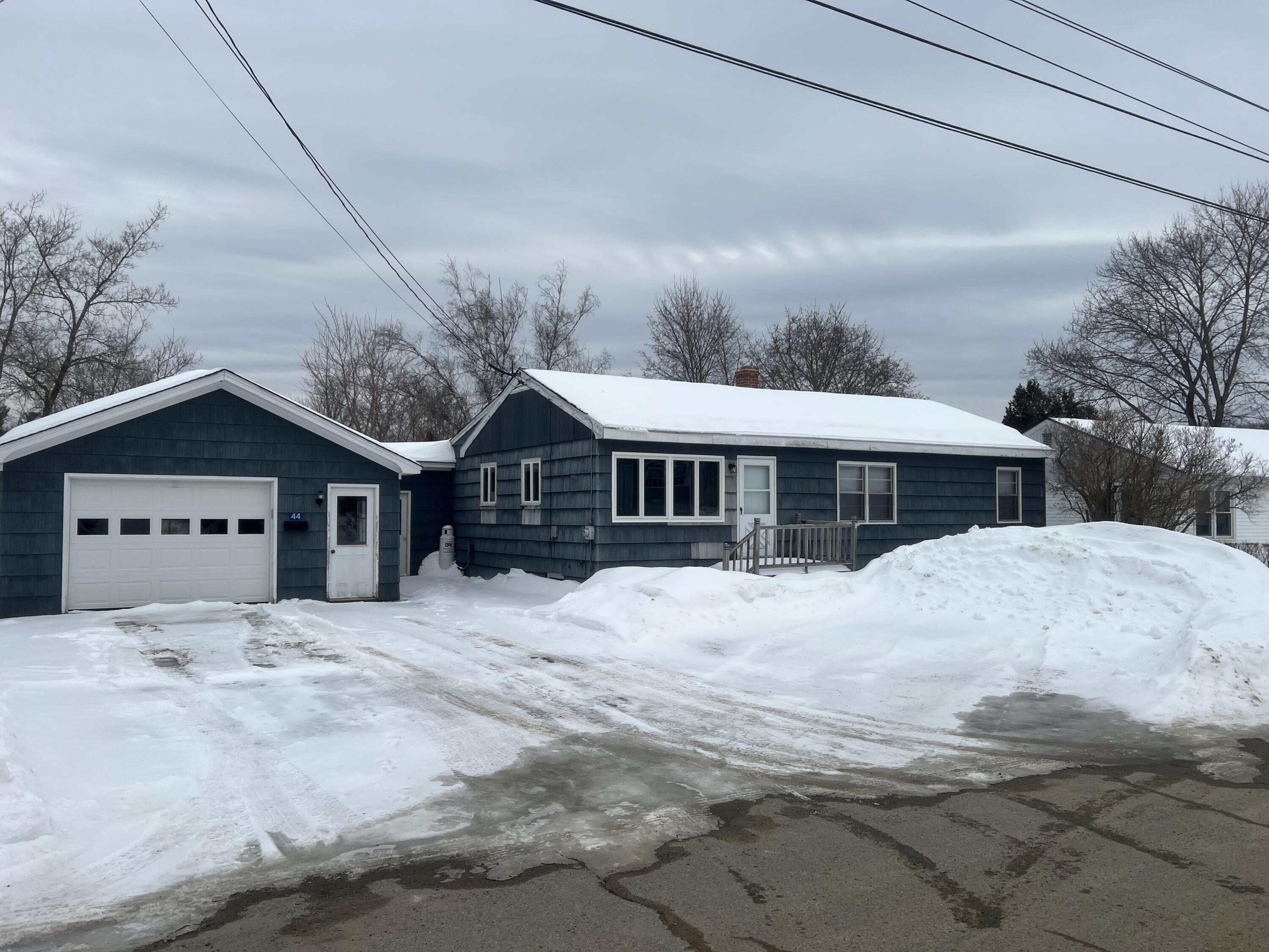 44 Winter Street Property Photo