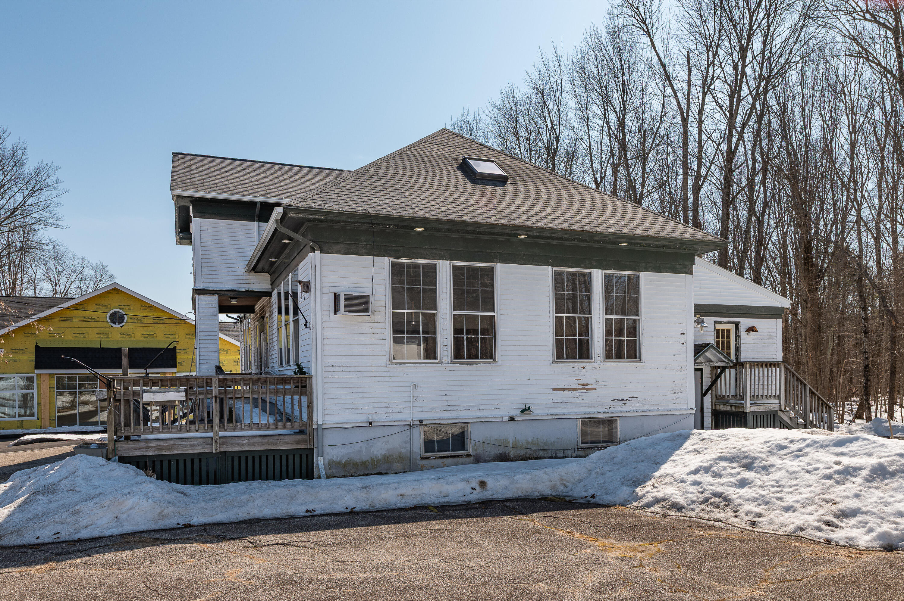 27 Ossipee Trail E Property Photo 10