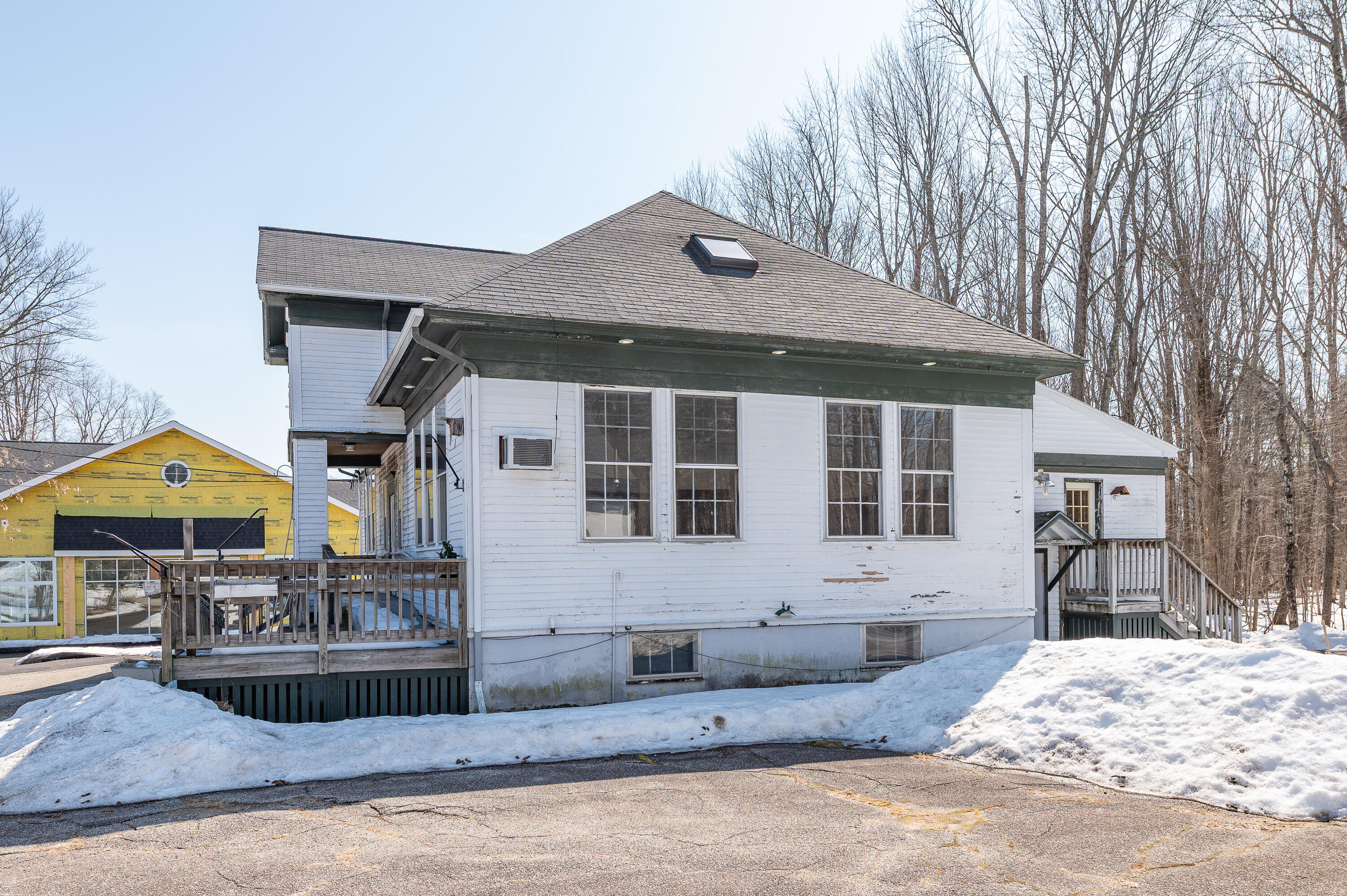 27 Ossipee Trail E Property Photo 12