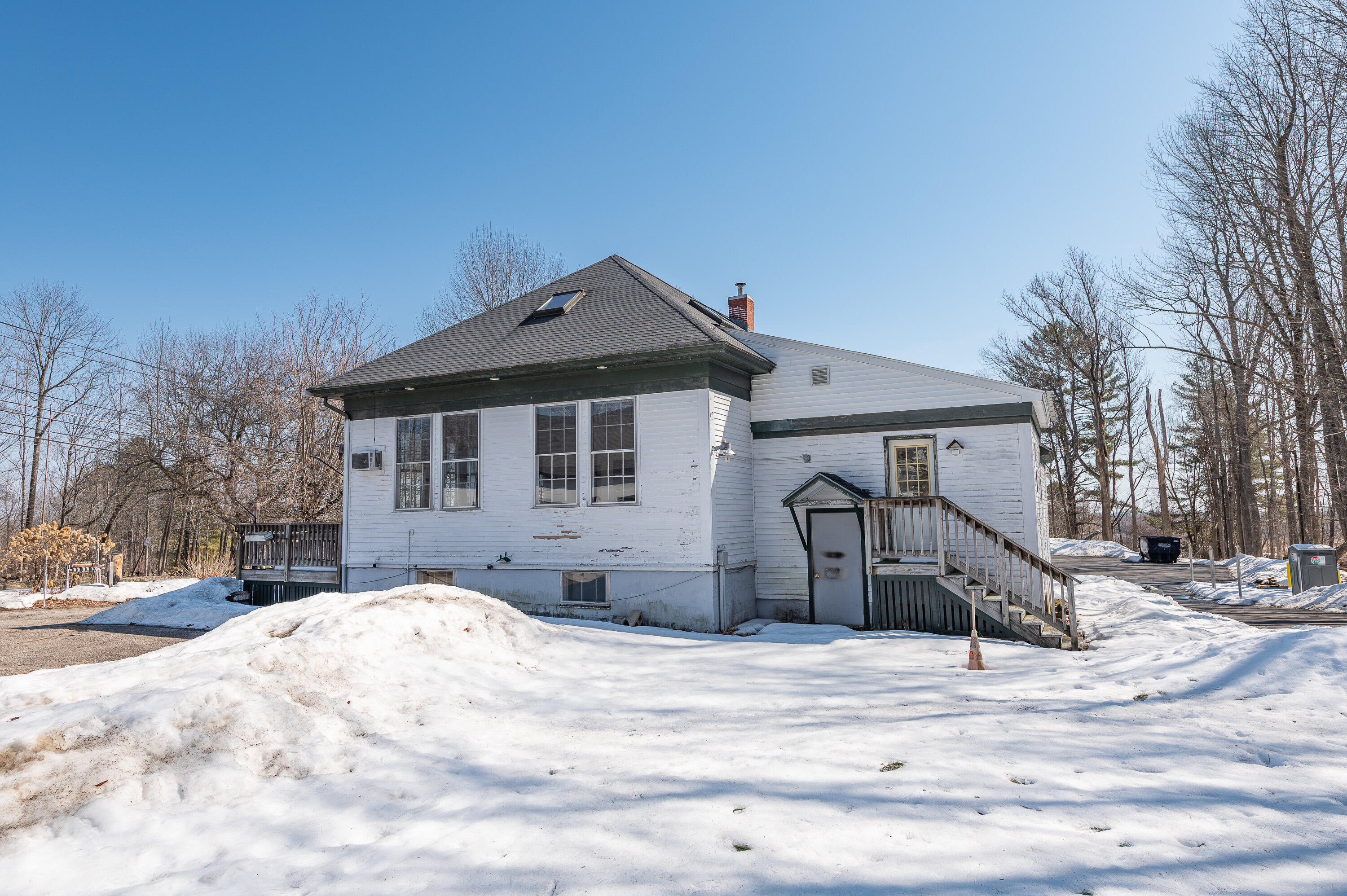 27 Ossipee Trail E Property Photo 14
