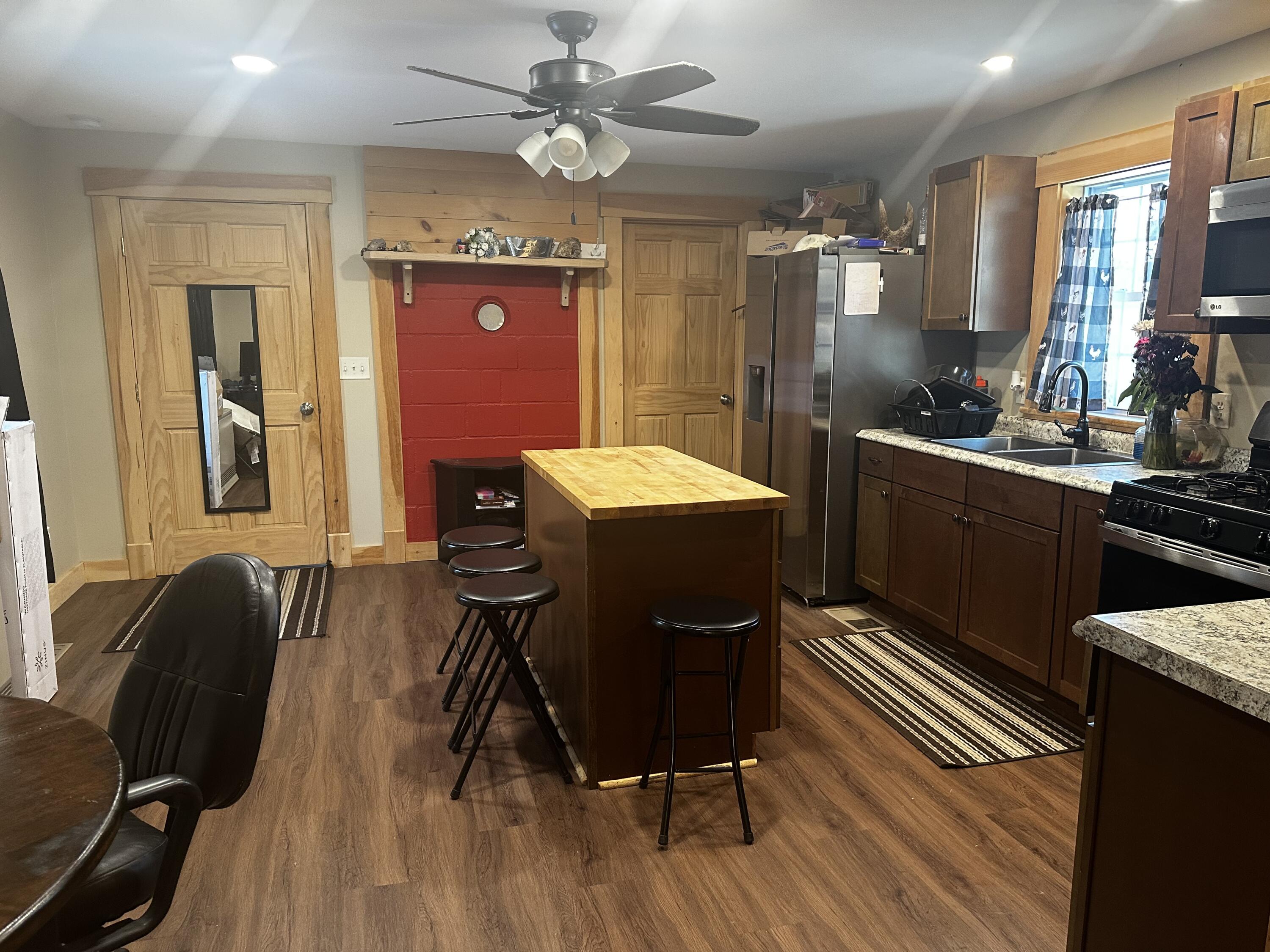 678 Bog Road Property Photo