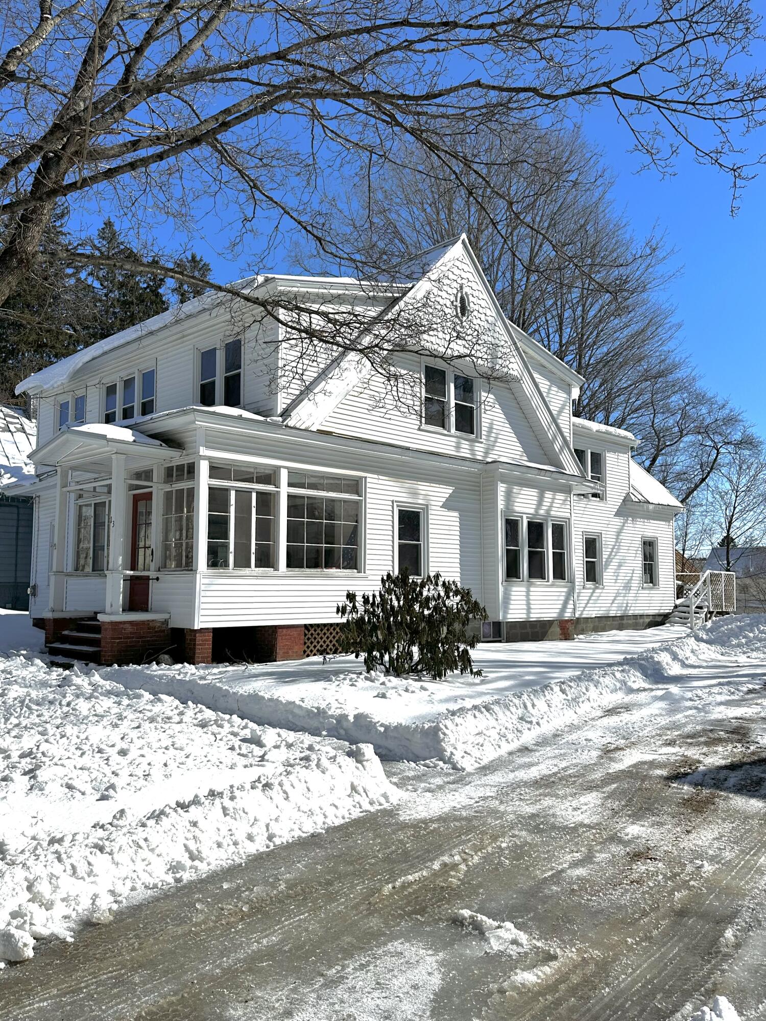 13 Maple Street Property Photo