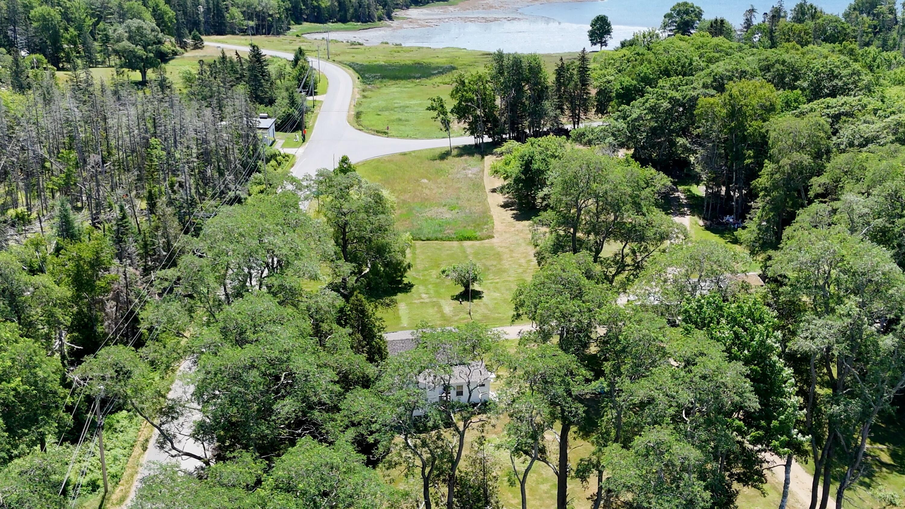 521 West Bay Road Property Photo 4