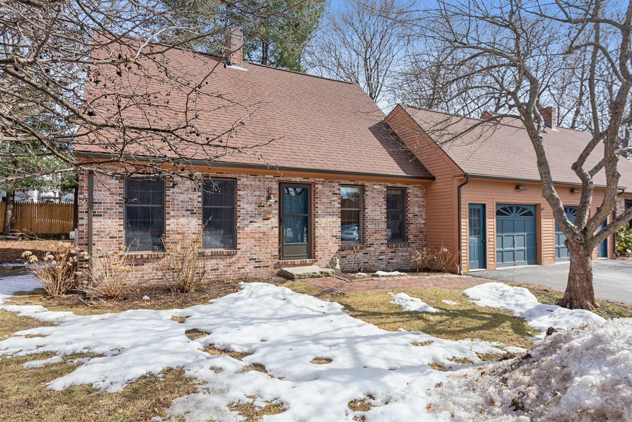18 Coachlight Lane Property Photo 1