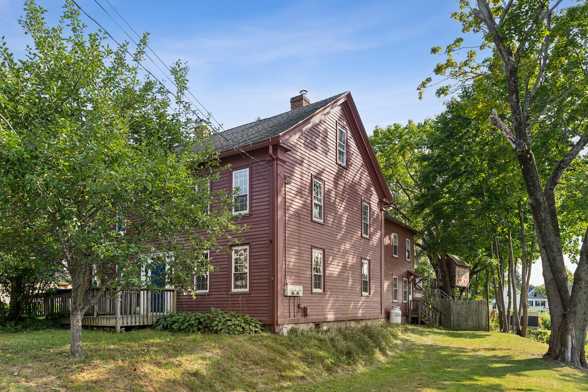 212 Centre Street Property Photo