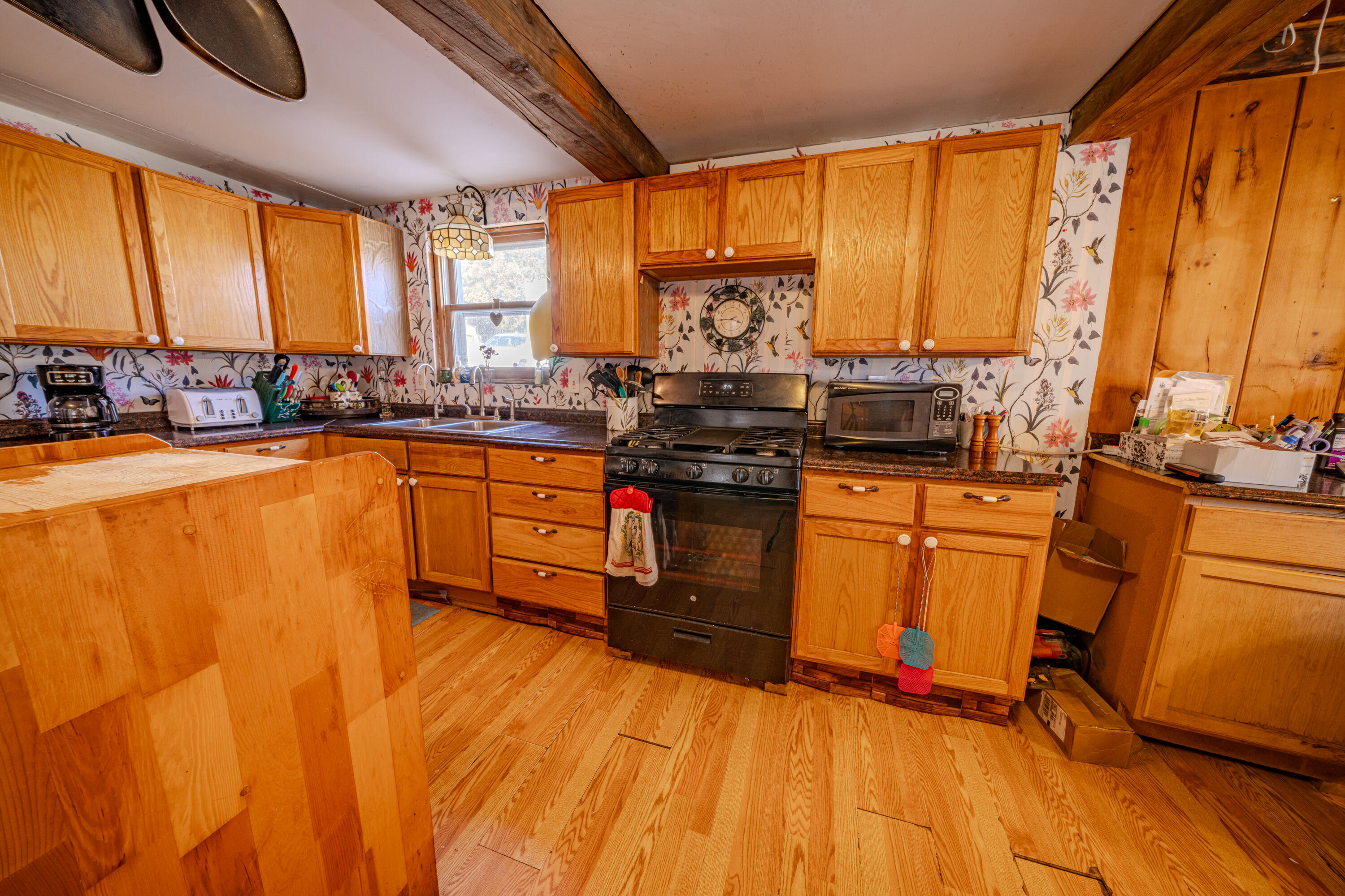 Brooks Real Estate Listings Main Image