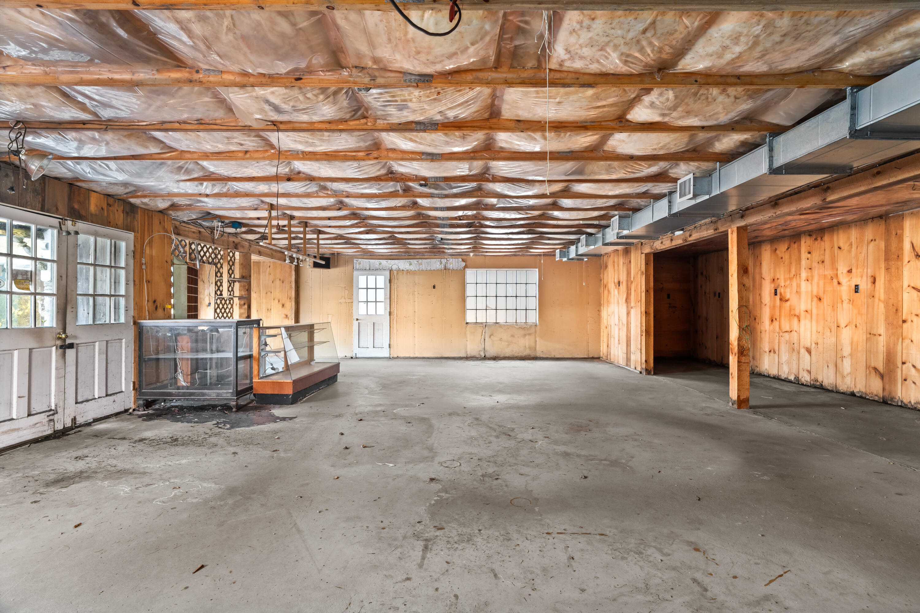 1755 Post Road Property Photo 3