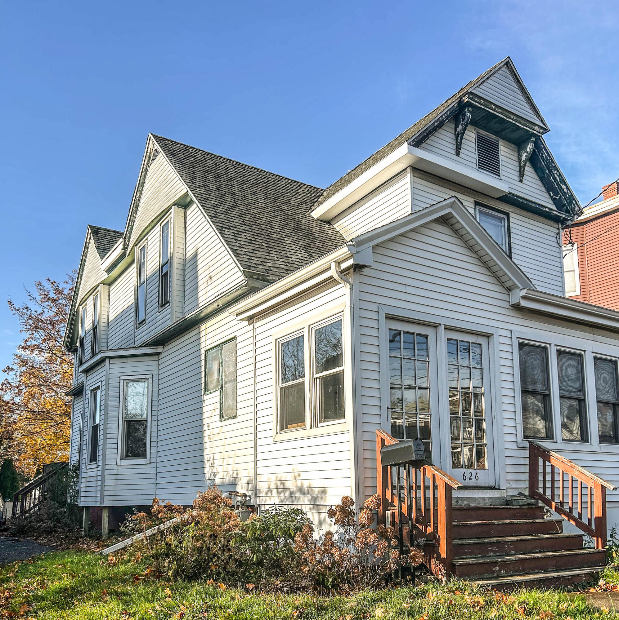 626 Washington Avenue Property Photo