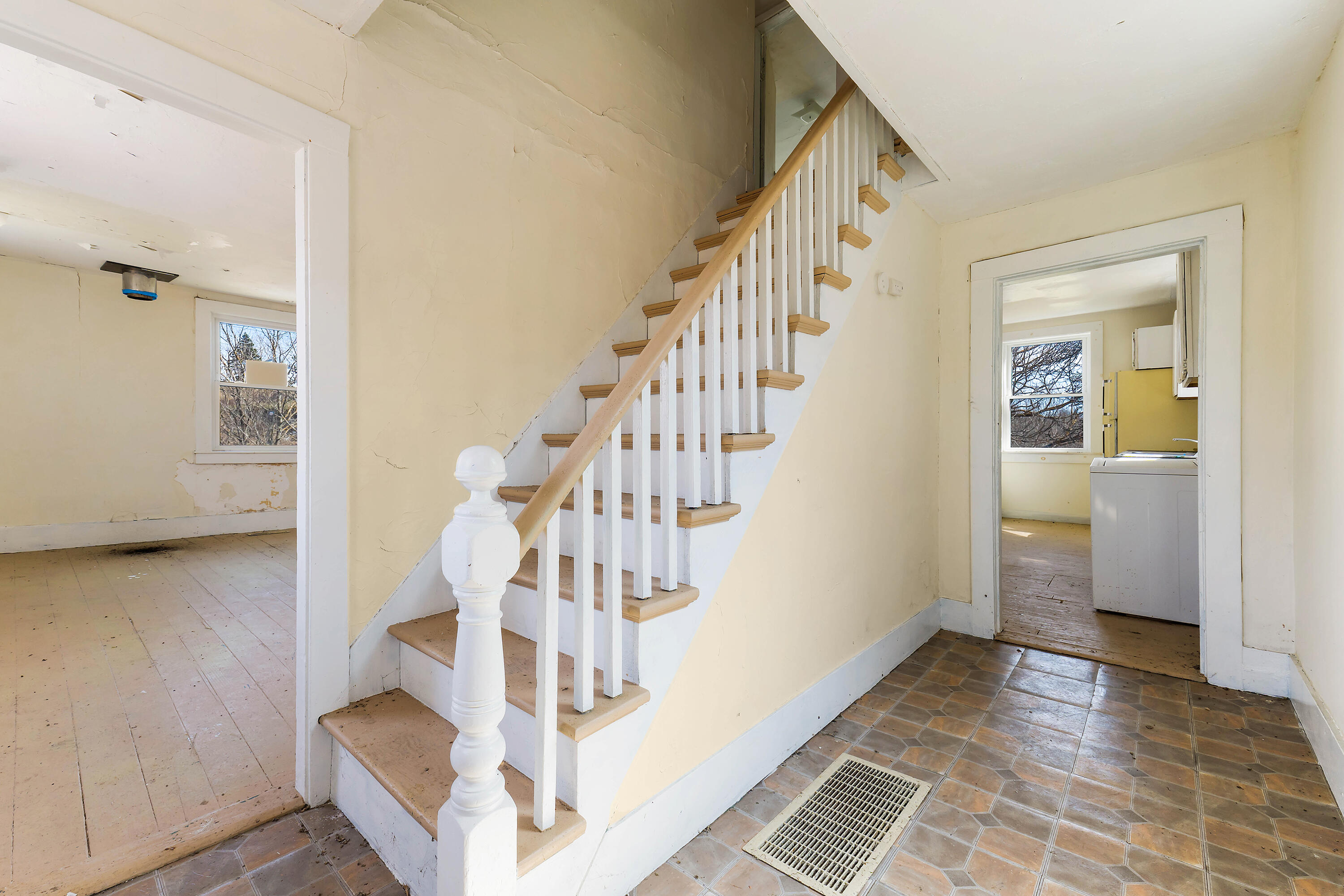 76 Fish Street Property Photo 9