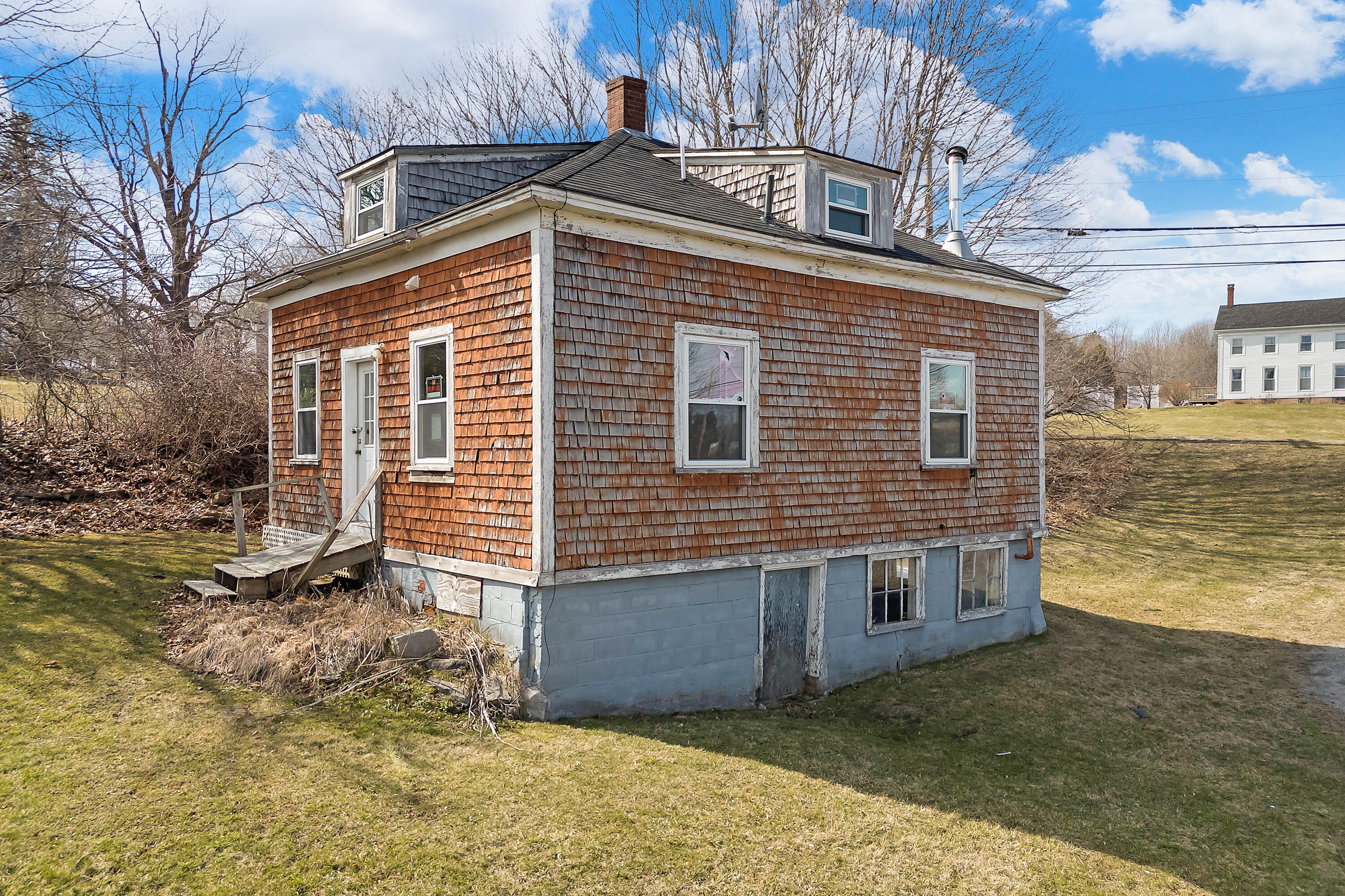 76 Fish Street Property Photo 3
