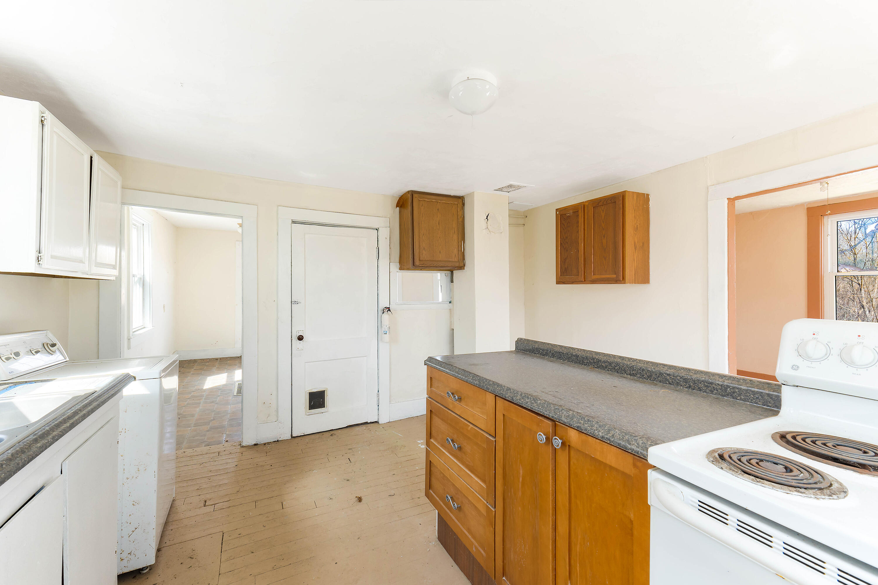 76 Fish Street Property Photo 15