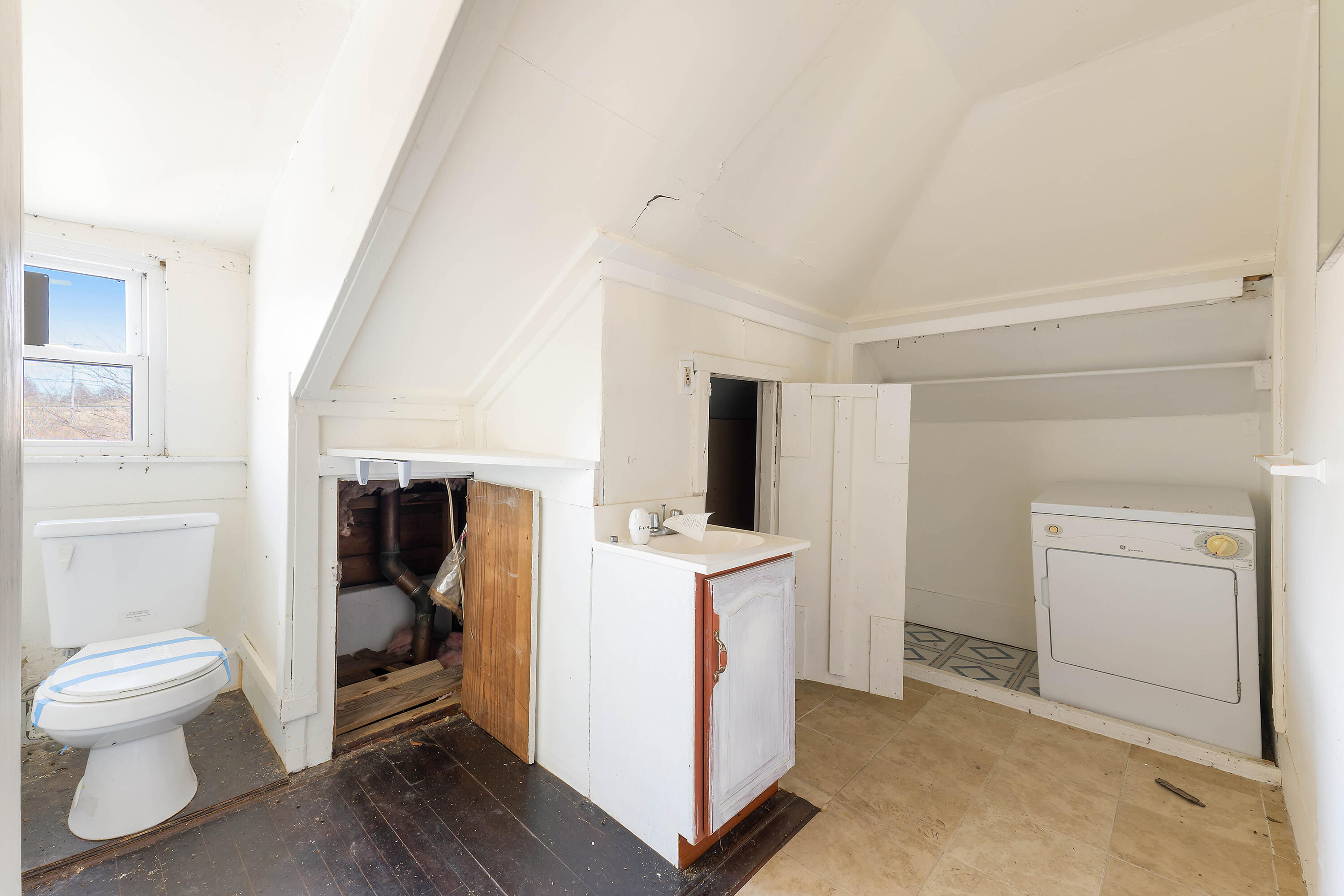 76 Fish Street Property Photo 24