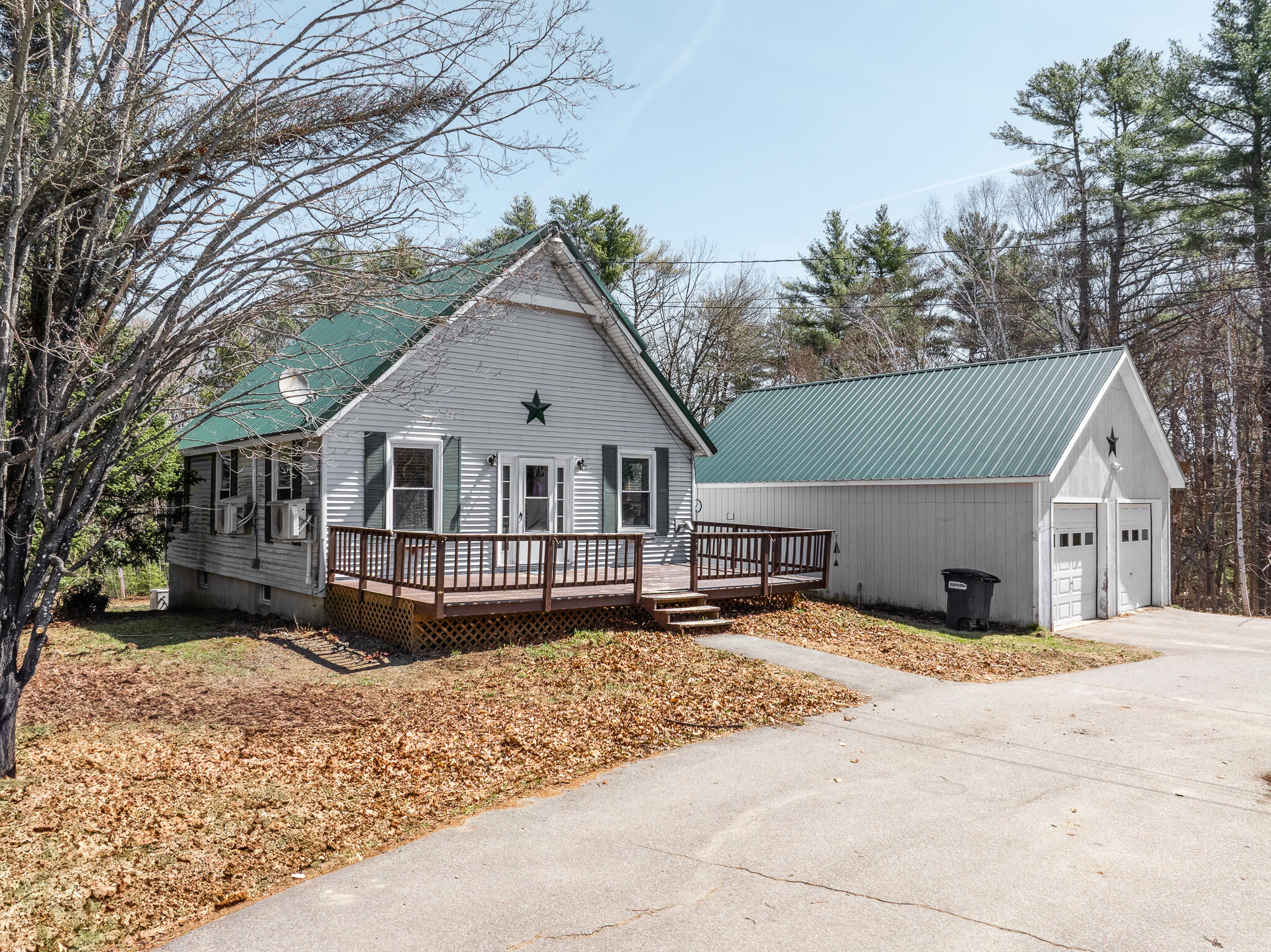 2383 Bennoch Road Property Photo 1