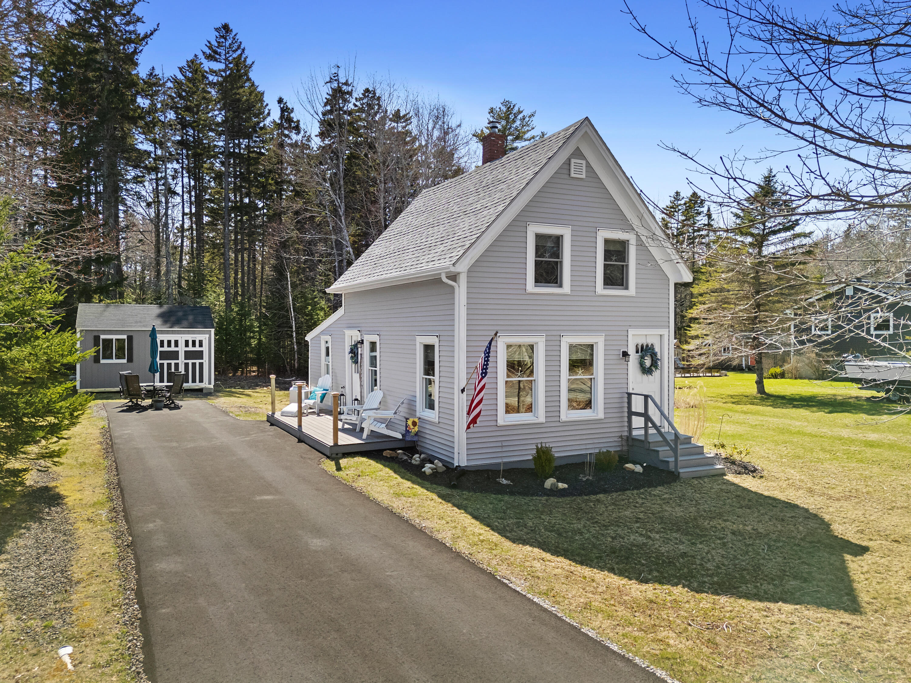 519 N Shore Drive Property Photo 1