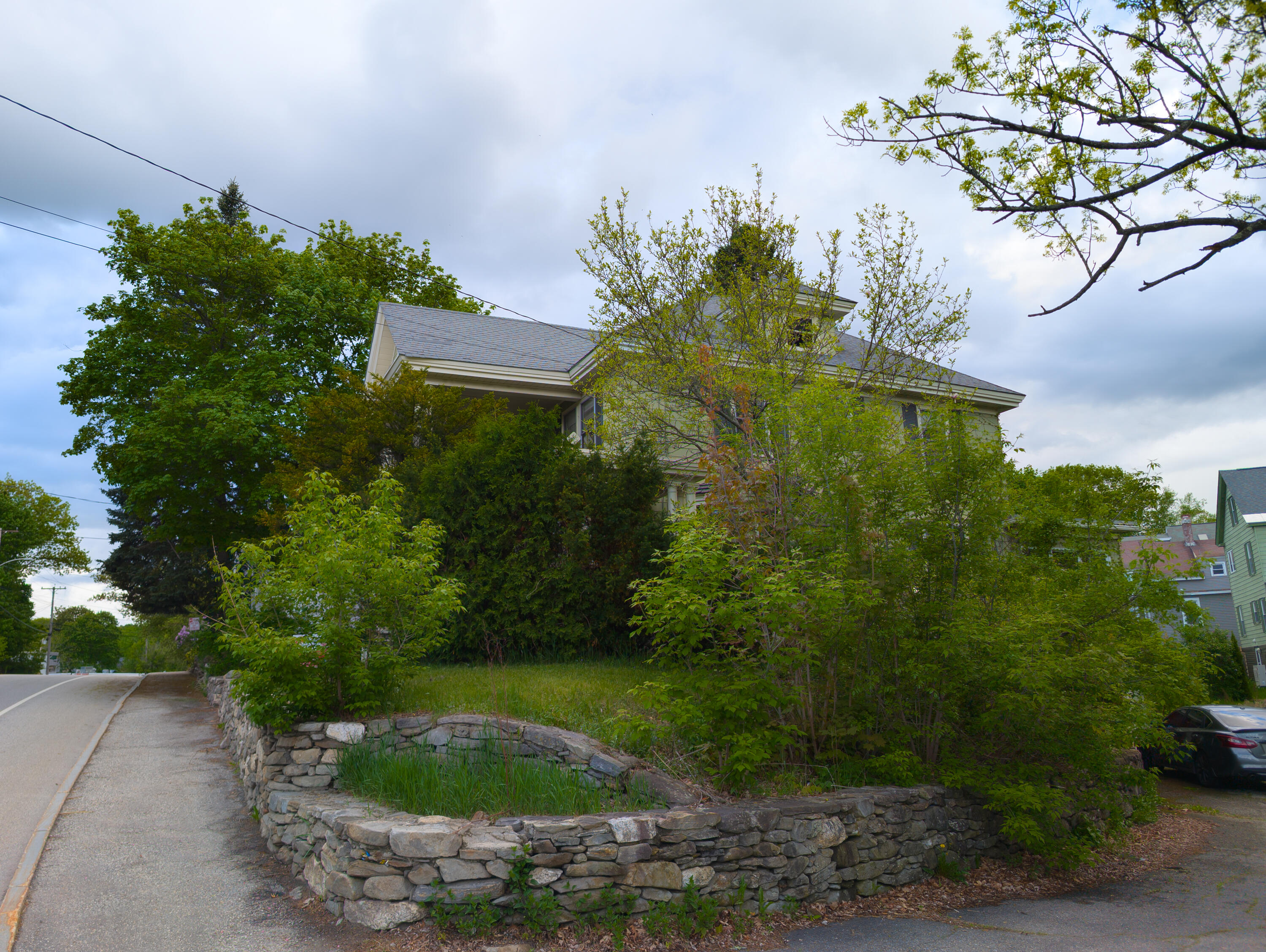 325 Court Street Property Photo 2