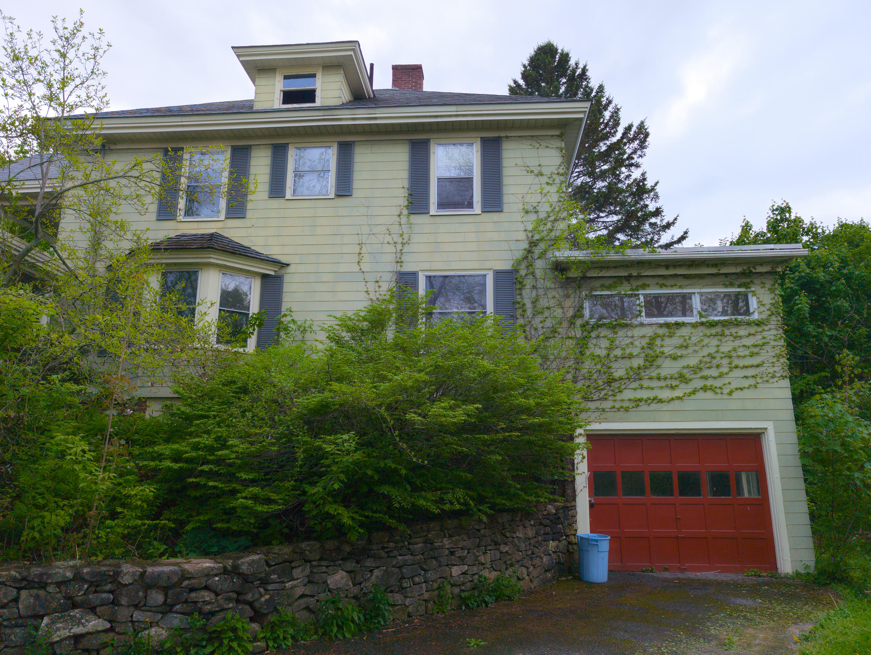 325 Court Street Property Photo 8
