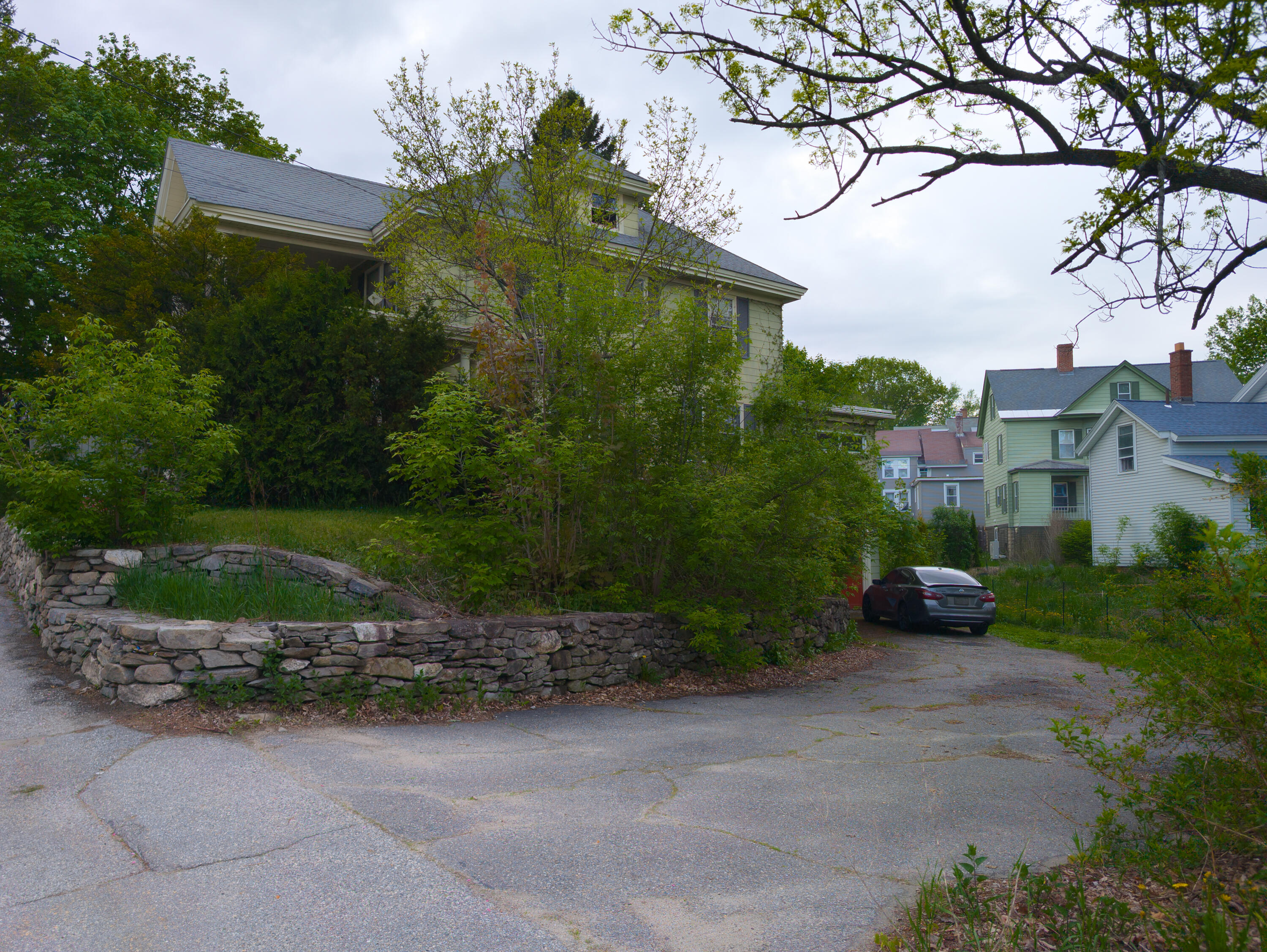 325 Court Street Property Photo 9