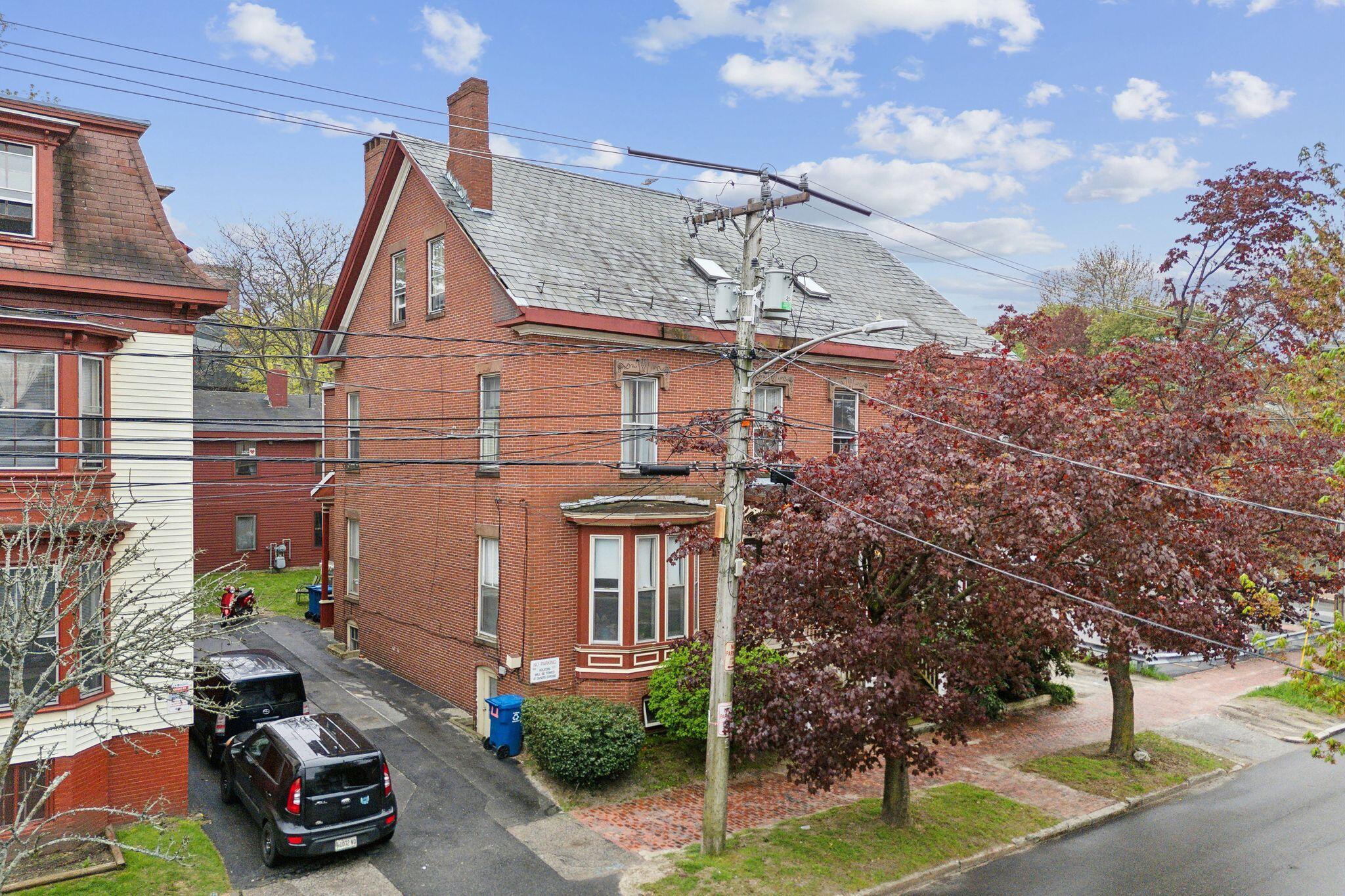 450 Cumberland Avenue Property Photo 1