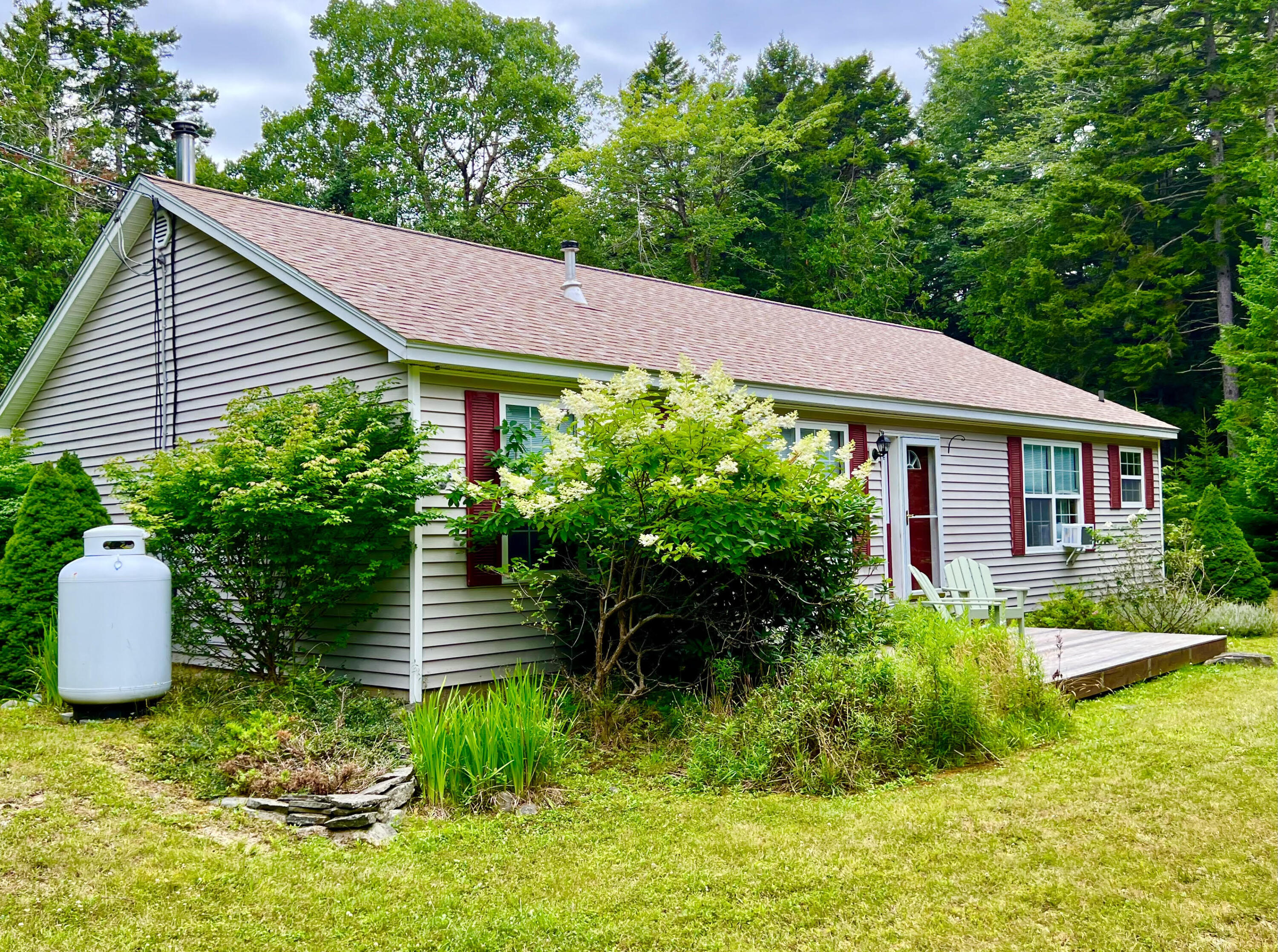 40 Salem Towne Road Property Photo 1