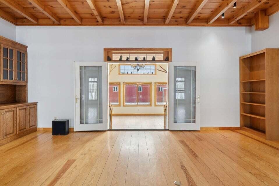 24 Cassella Drive Property Photo 16