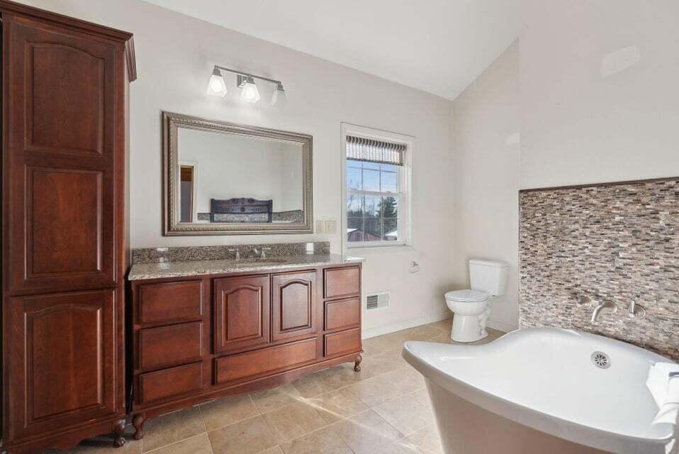 24 Cassella Drive Property Photo 45