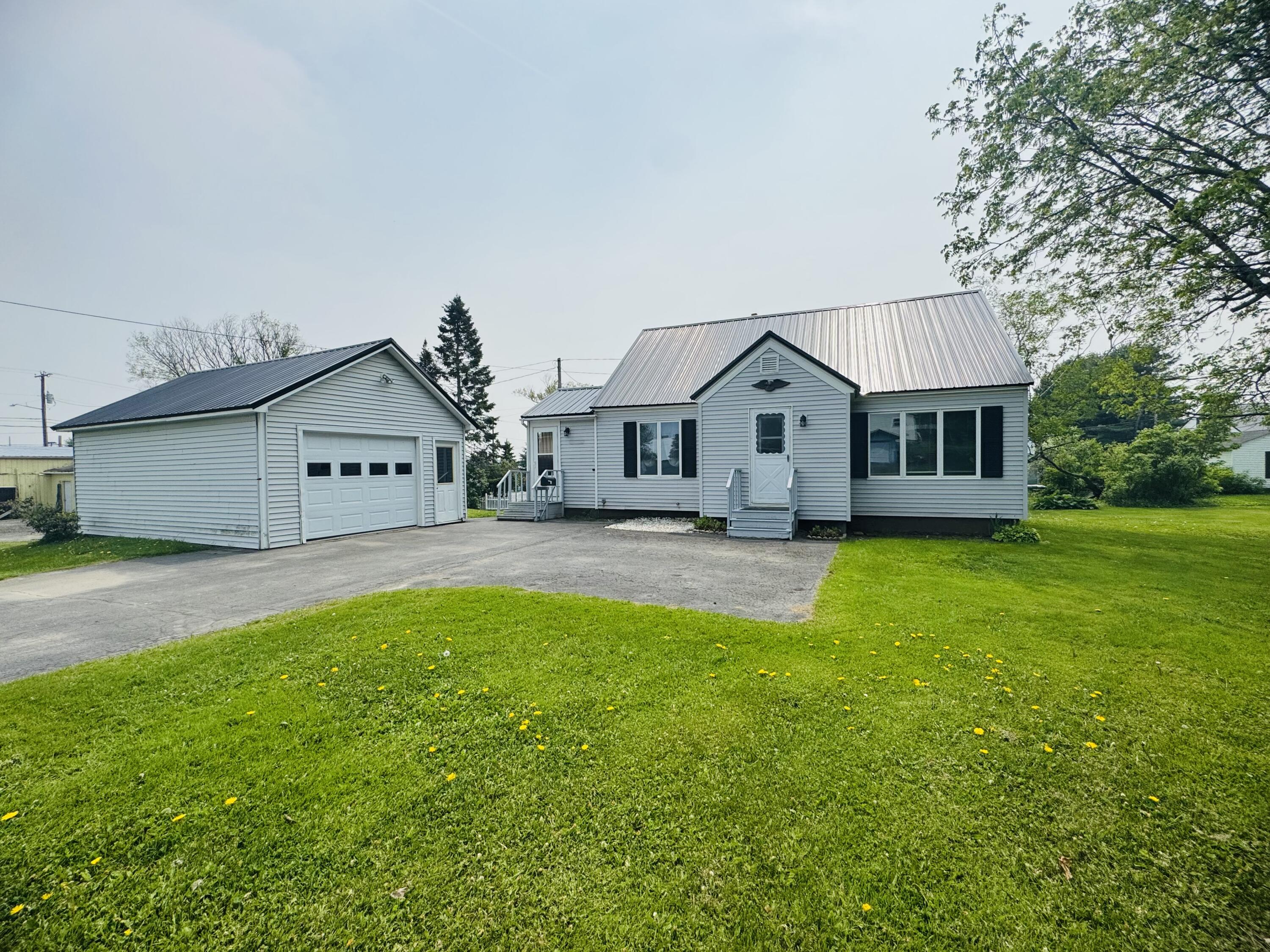 10 Laurette Circle Property Photo 1