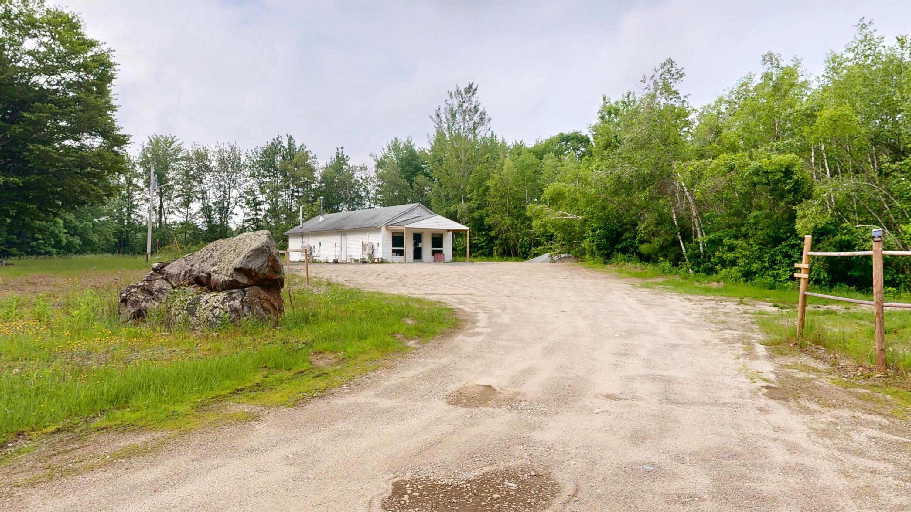 746 Auburn Road Property Photo 4
