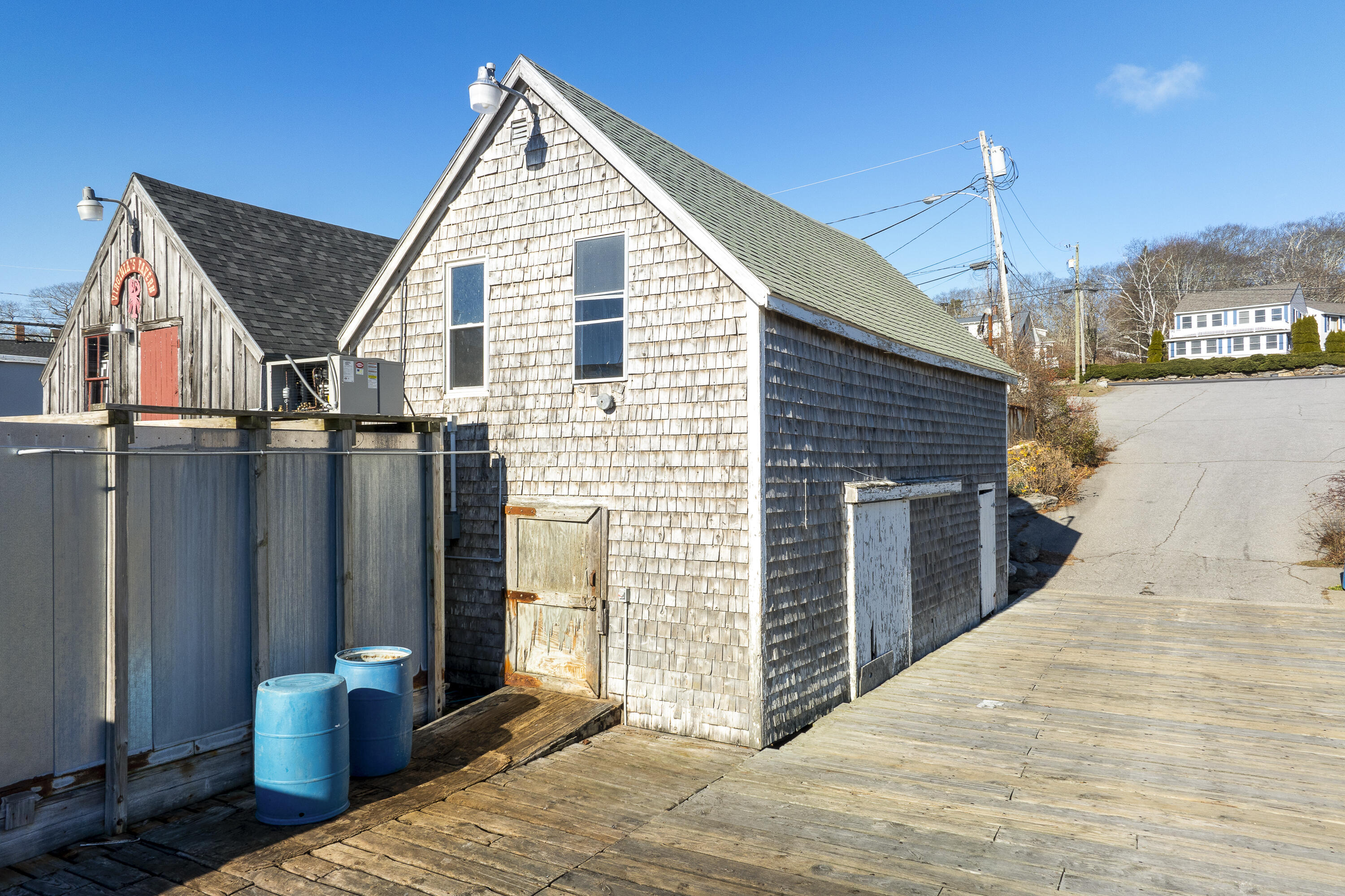 127 Property Photo 23