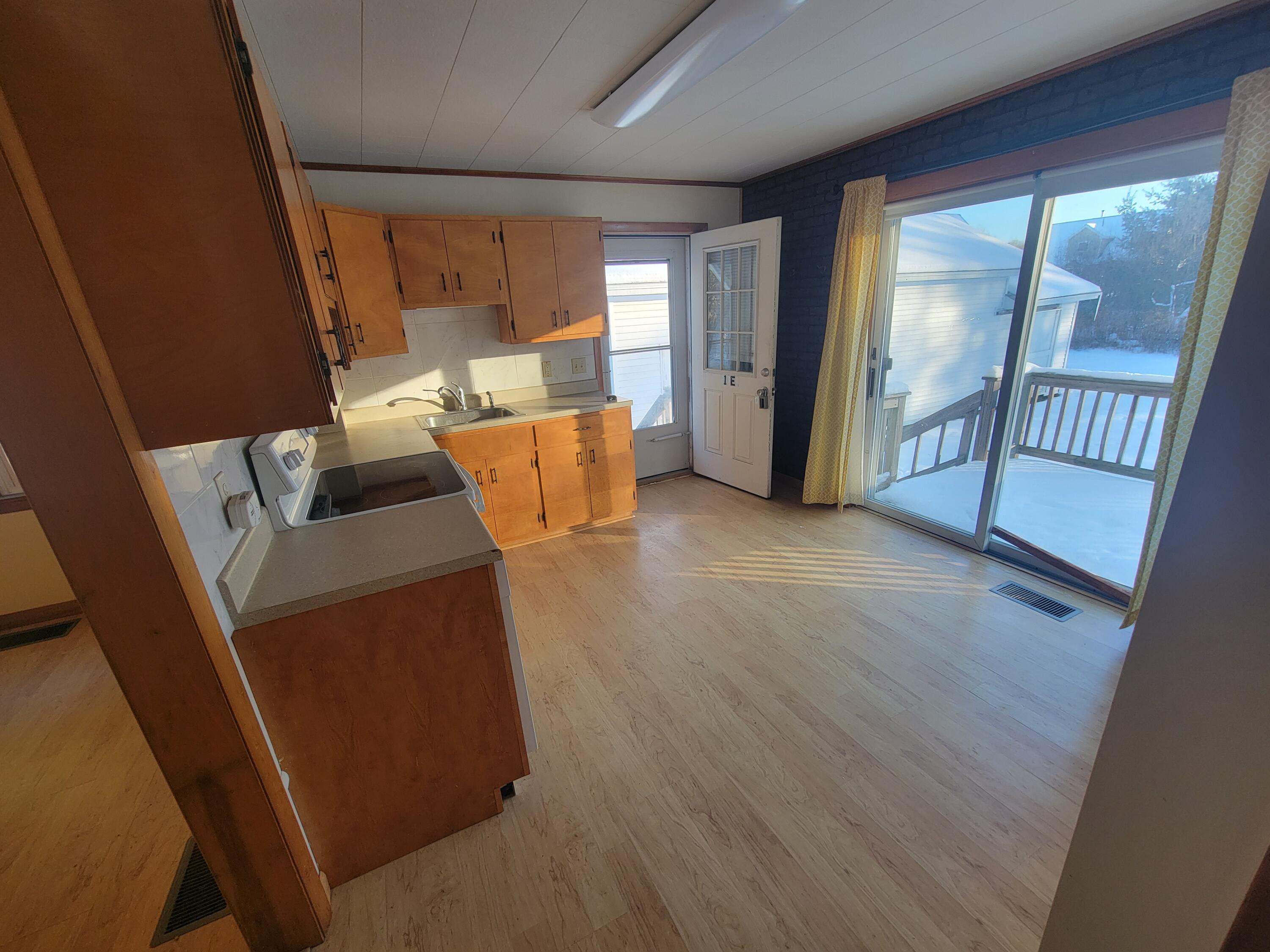 185 Elm Street Property Photo 3