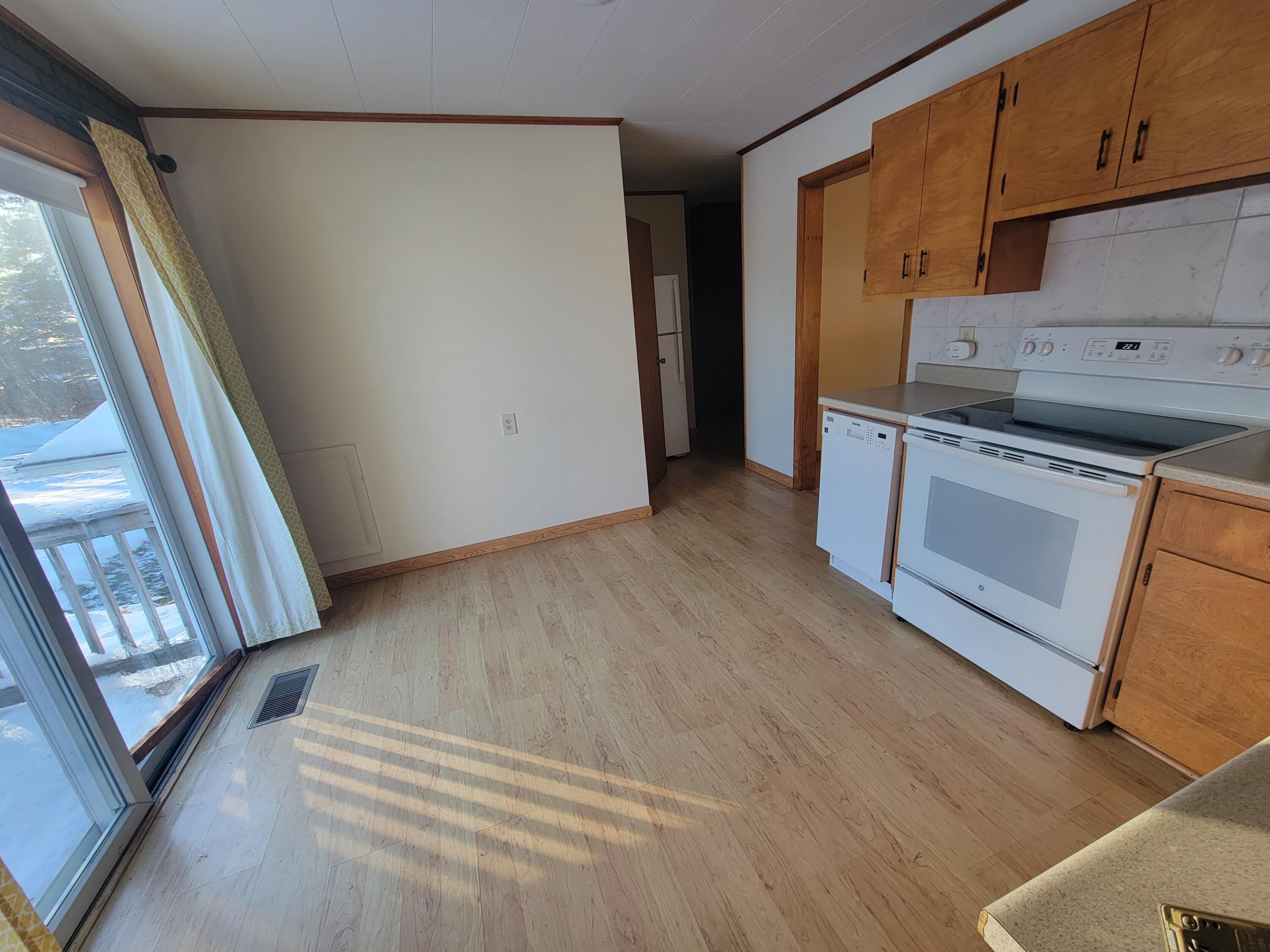 185 Elm Street Property Photo 4