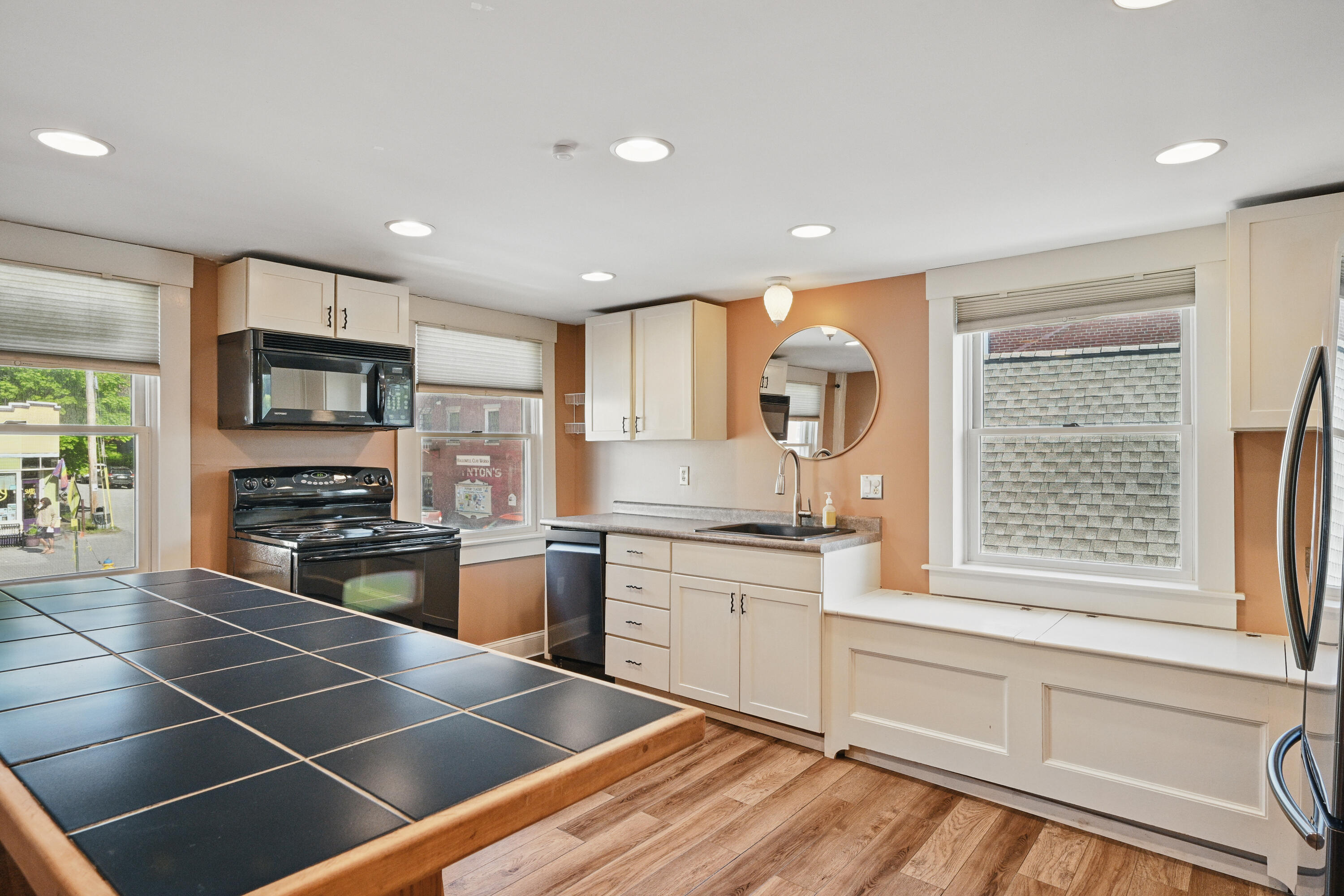 184 Water Street Property Photo 6