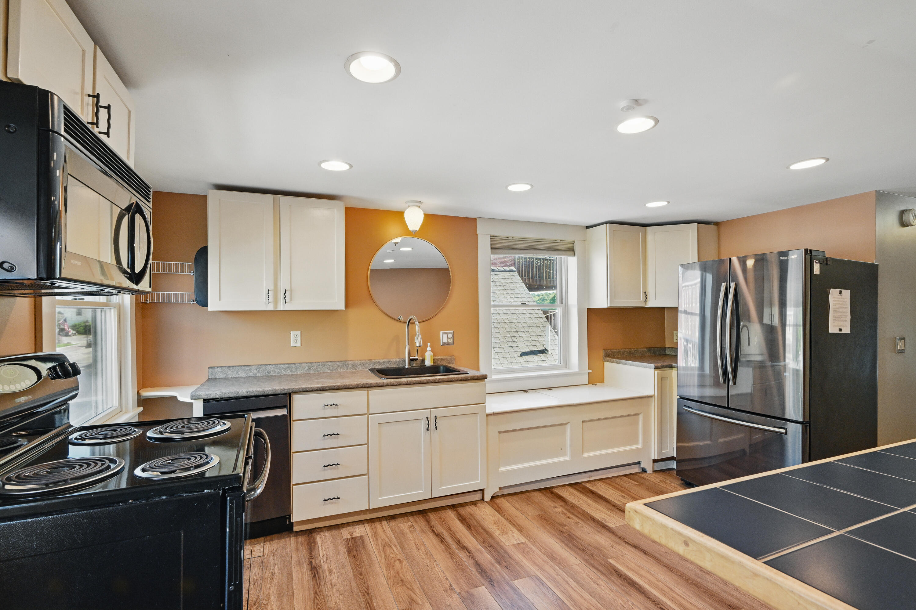 184 Water Street Property Photo 7