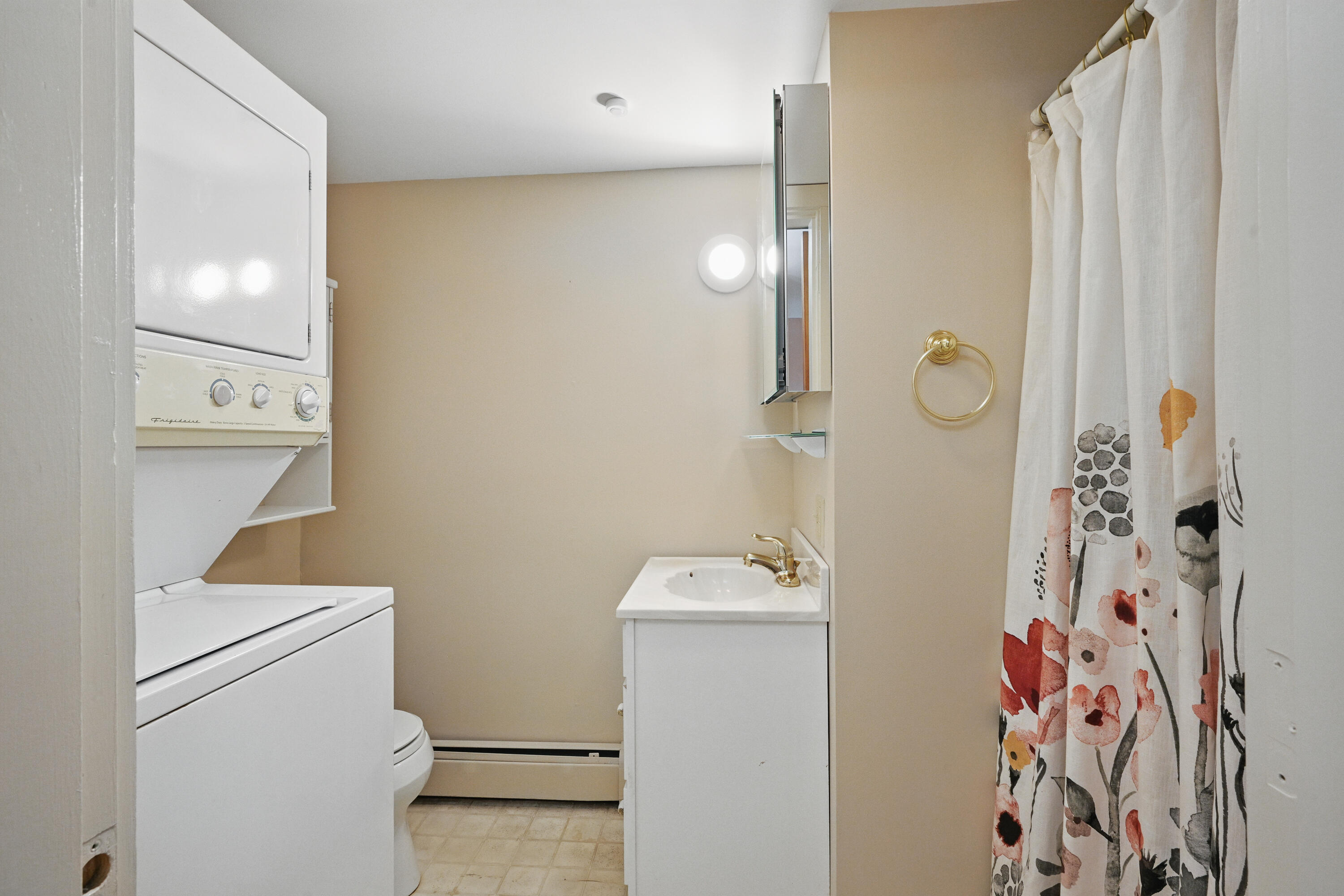 184 Water Street Property Photo 9