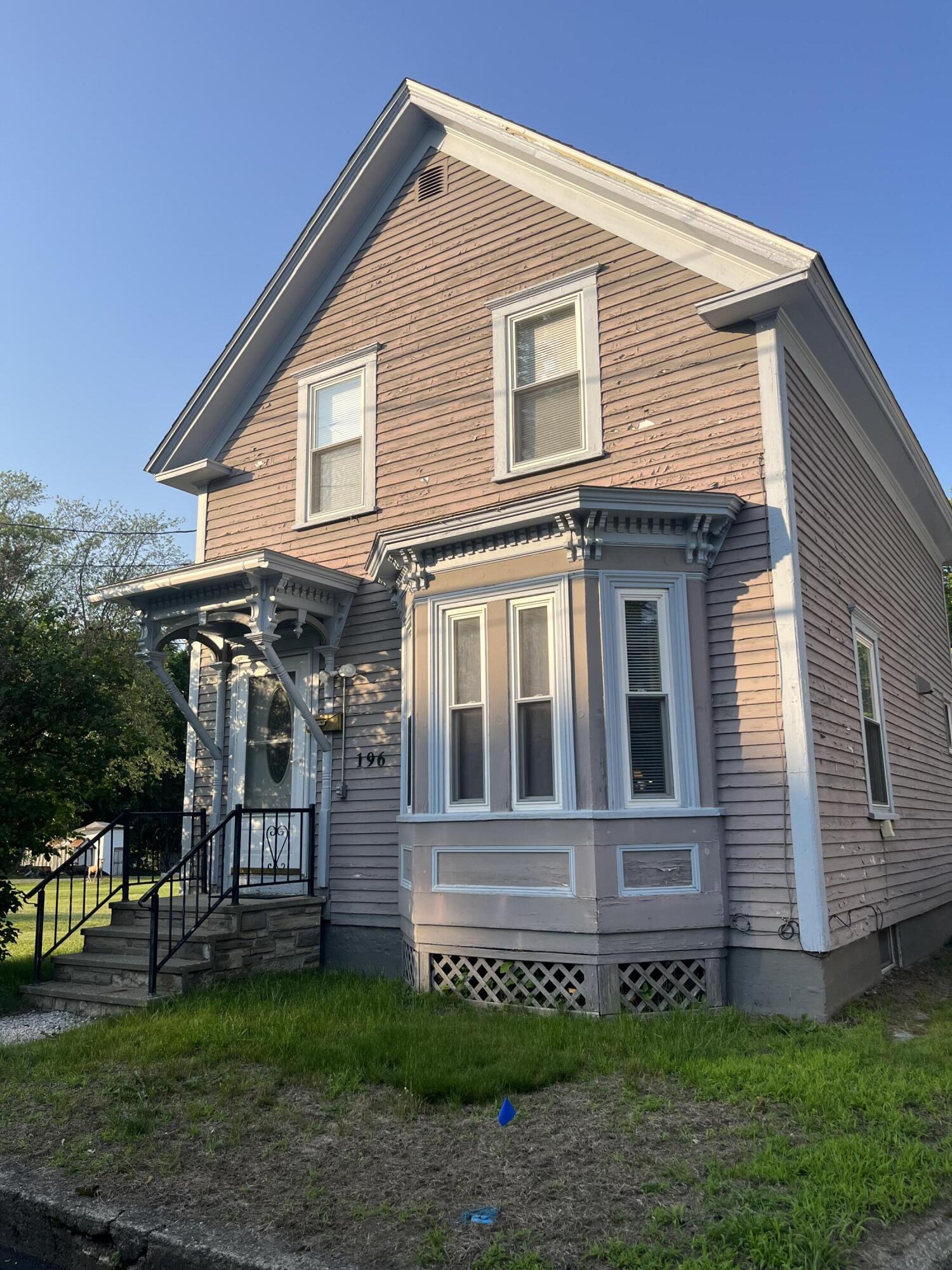 196 Fourth Street Property Photo 1