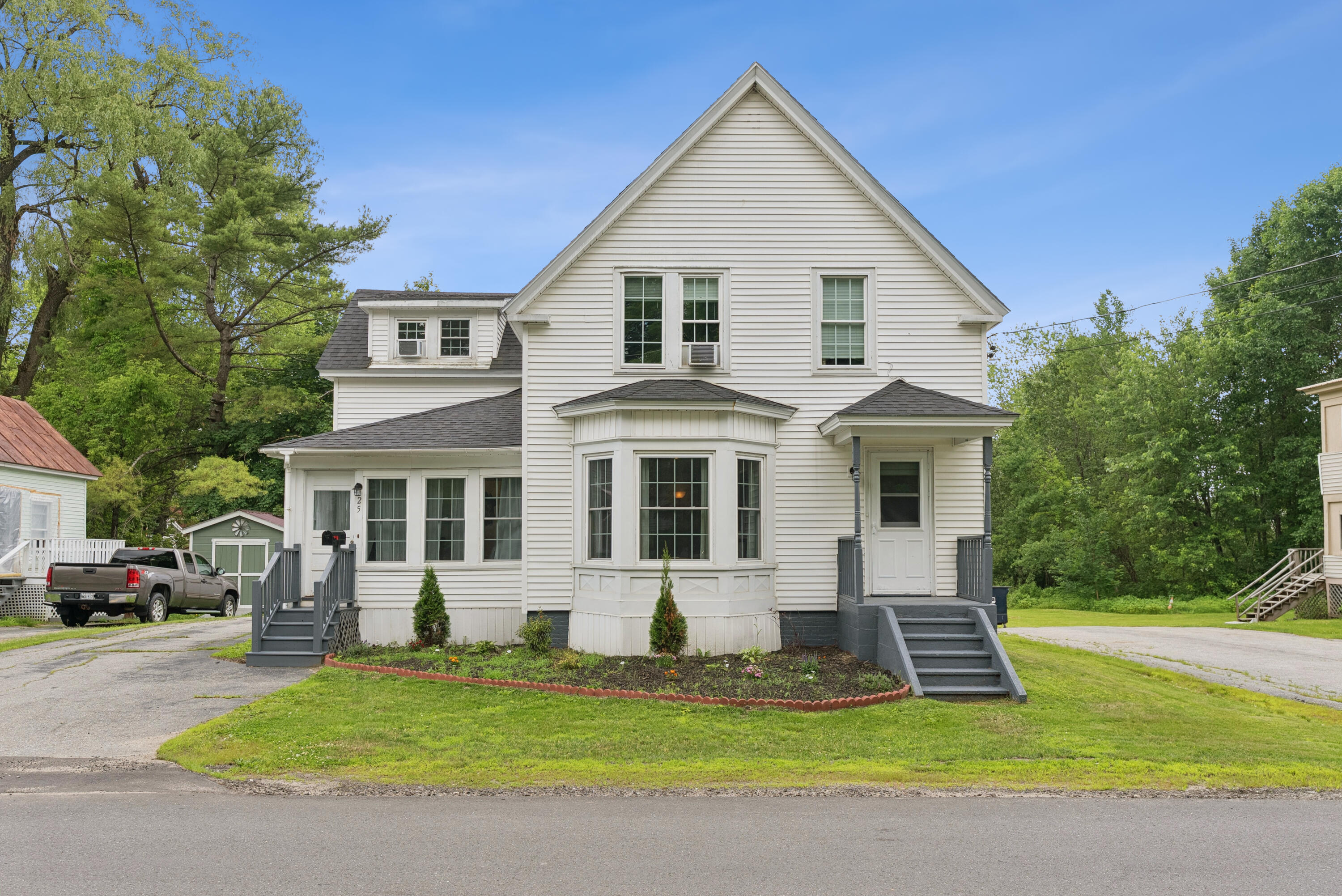 25 Searles Street Property Photo 1