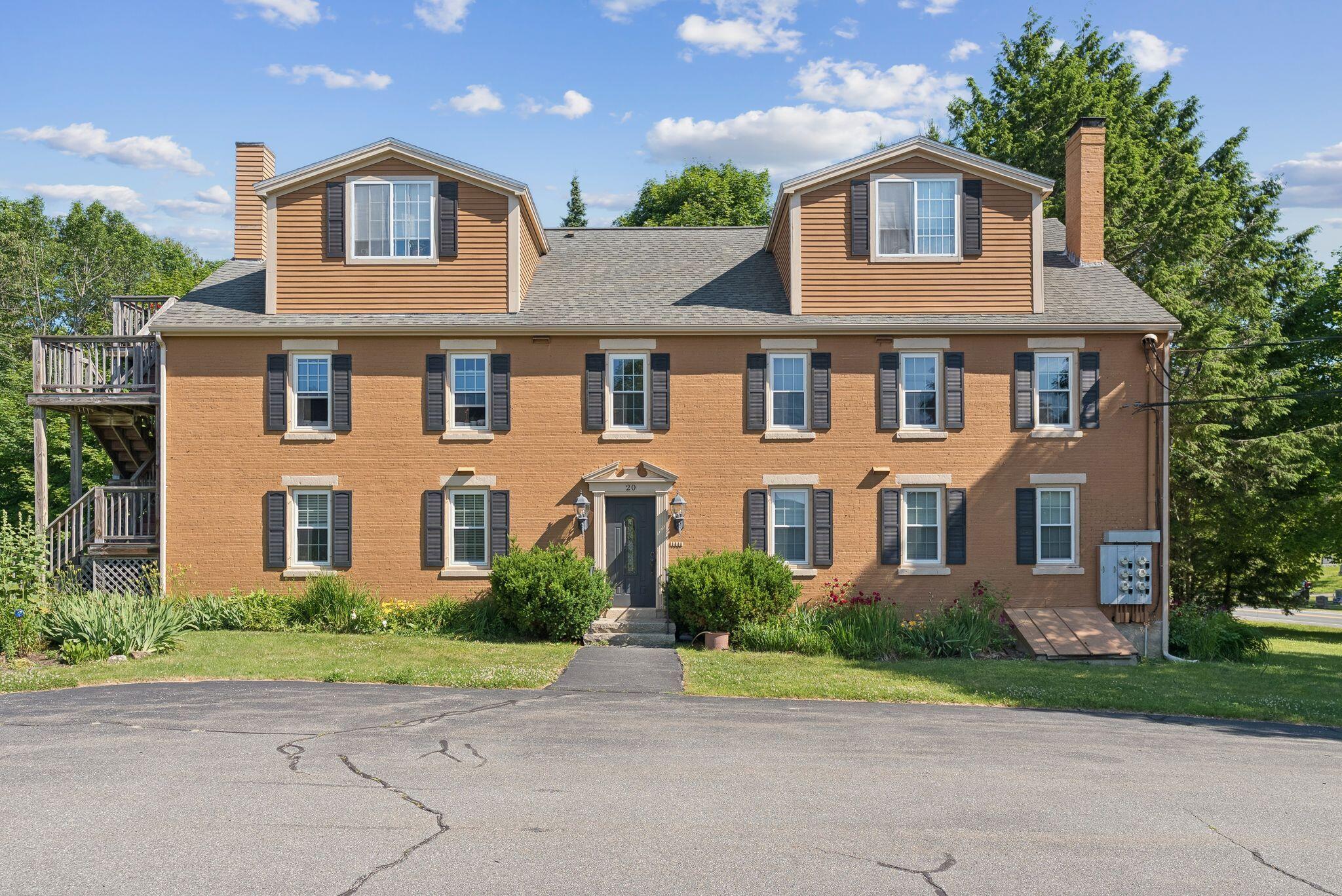 20 Oak Grove Avenue Property Photo 1