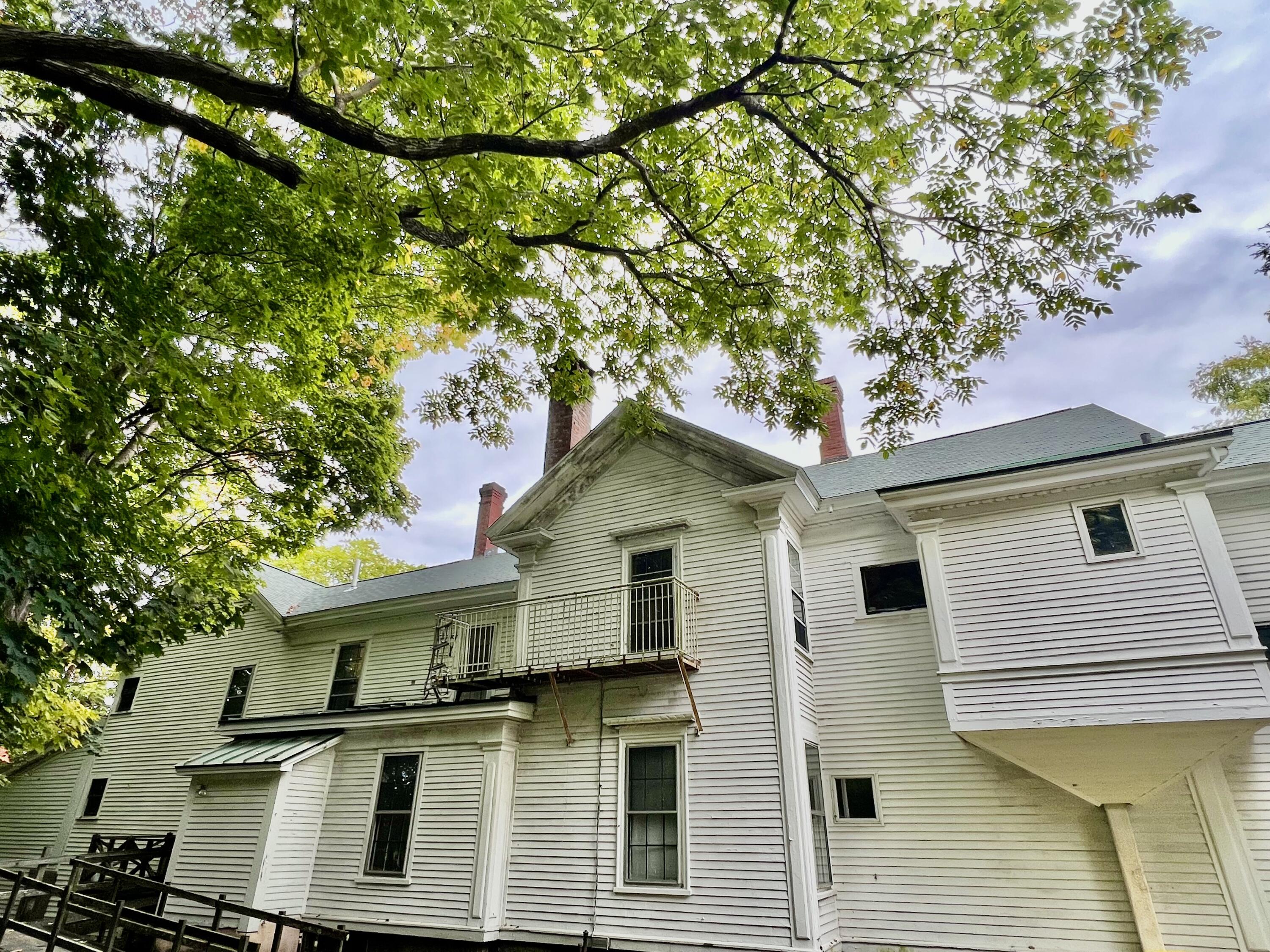 102 Congress Street Property Photo 3