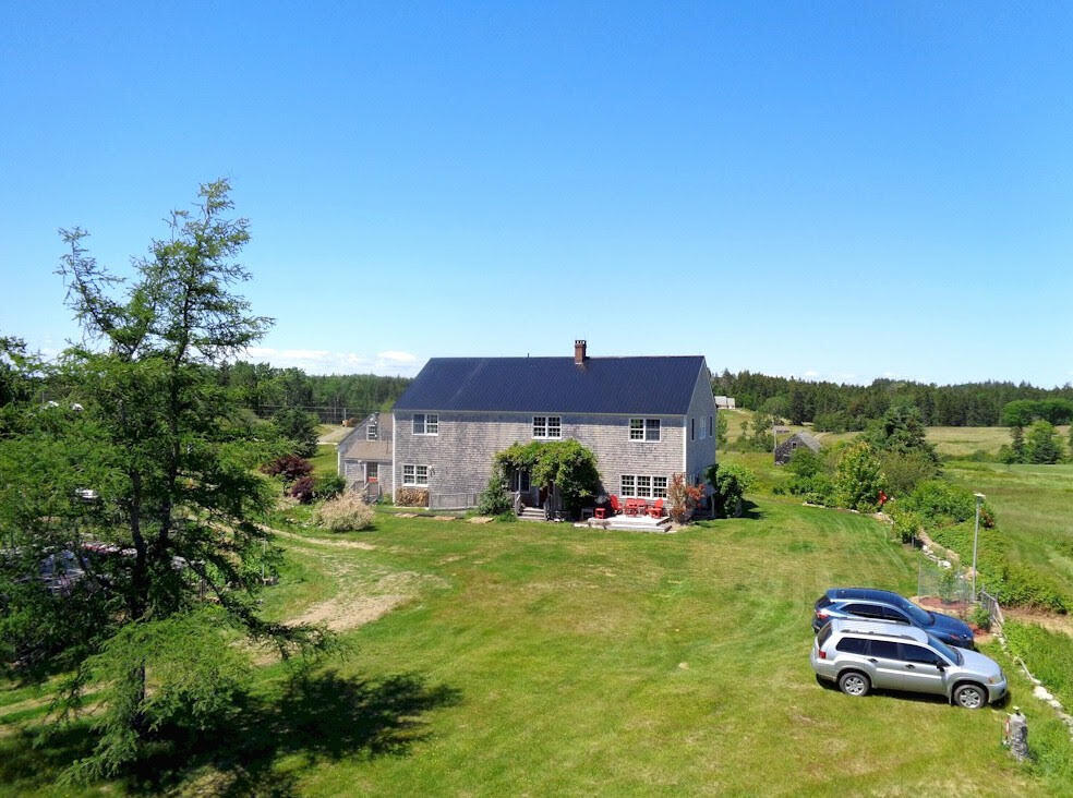163 Middle Road Property Photo 3