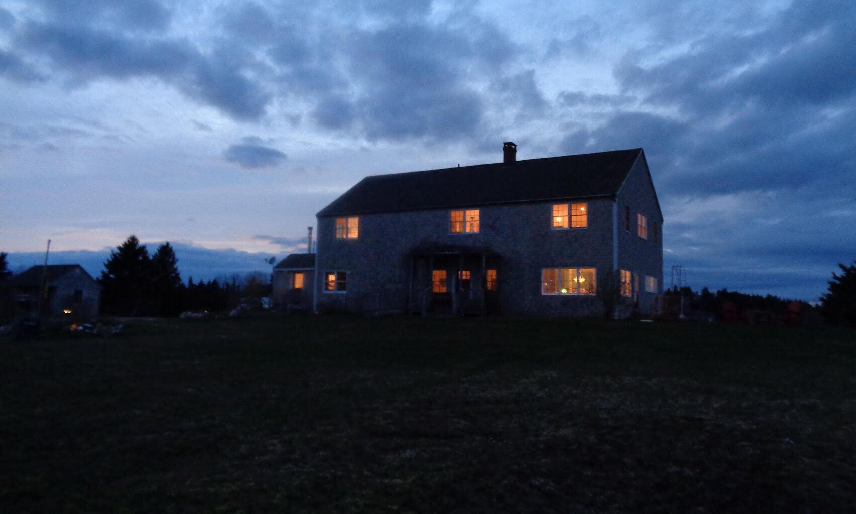 163 Middle Road Property Photo 4