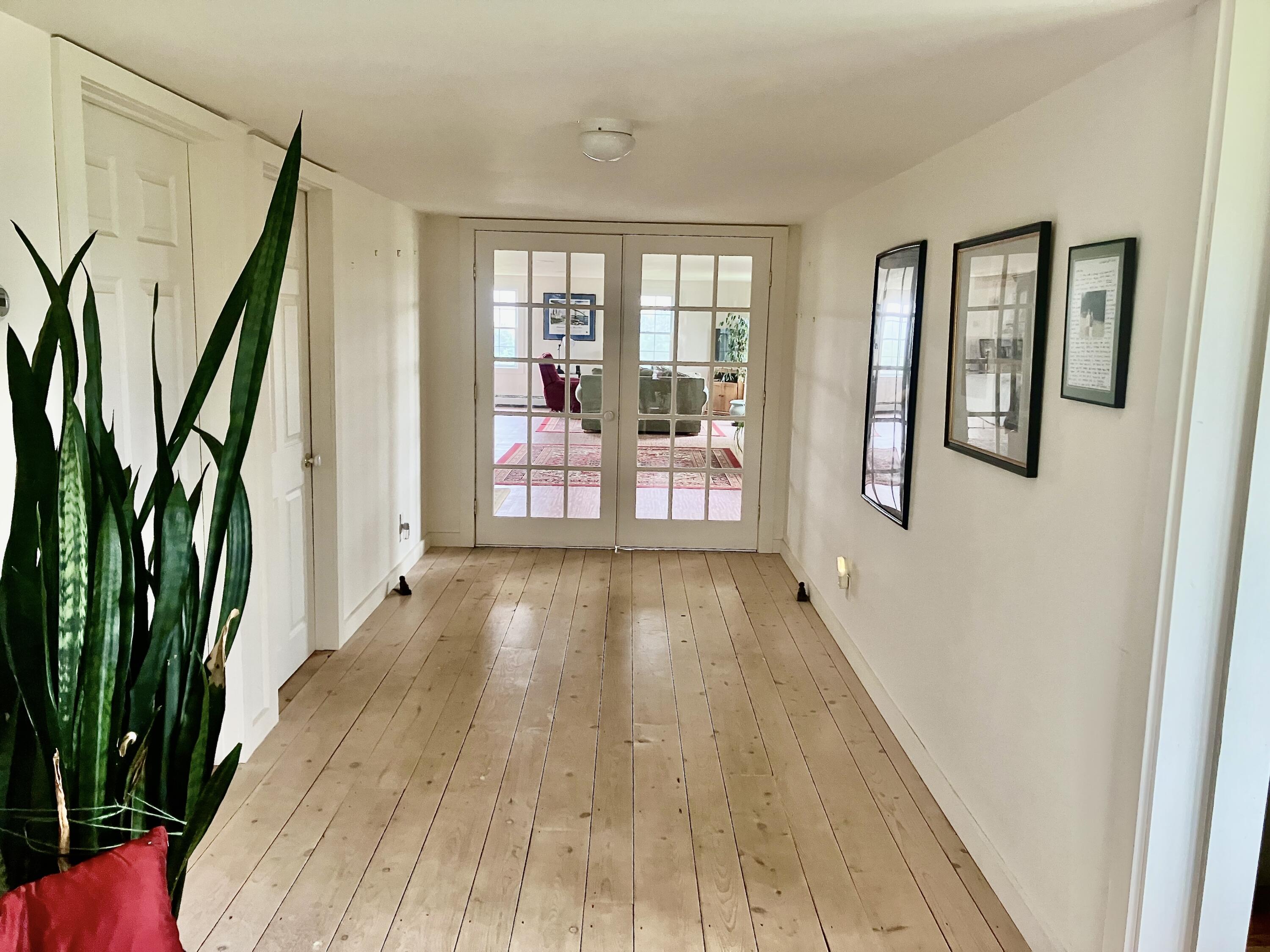 163 Middle Road Property Photo 21