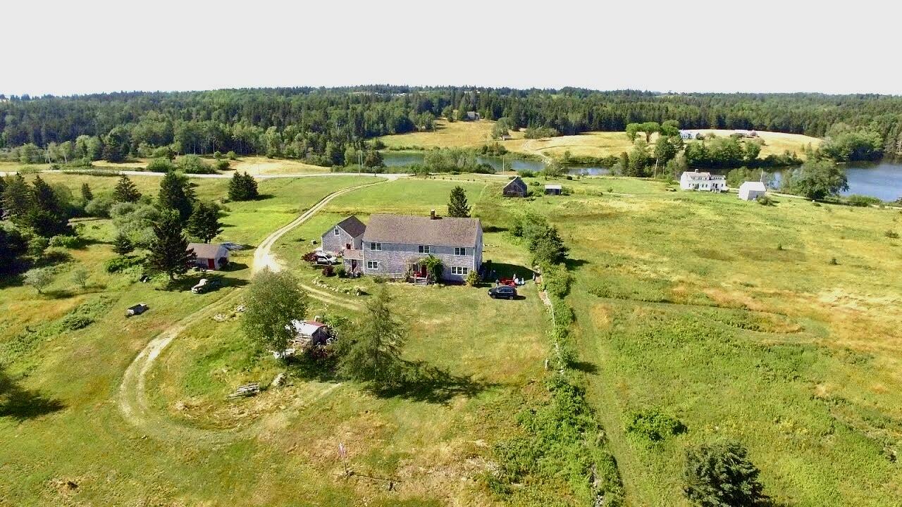 163 Middle Road Property Photo 35