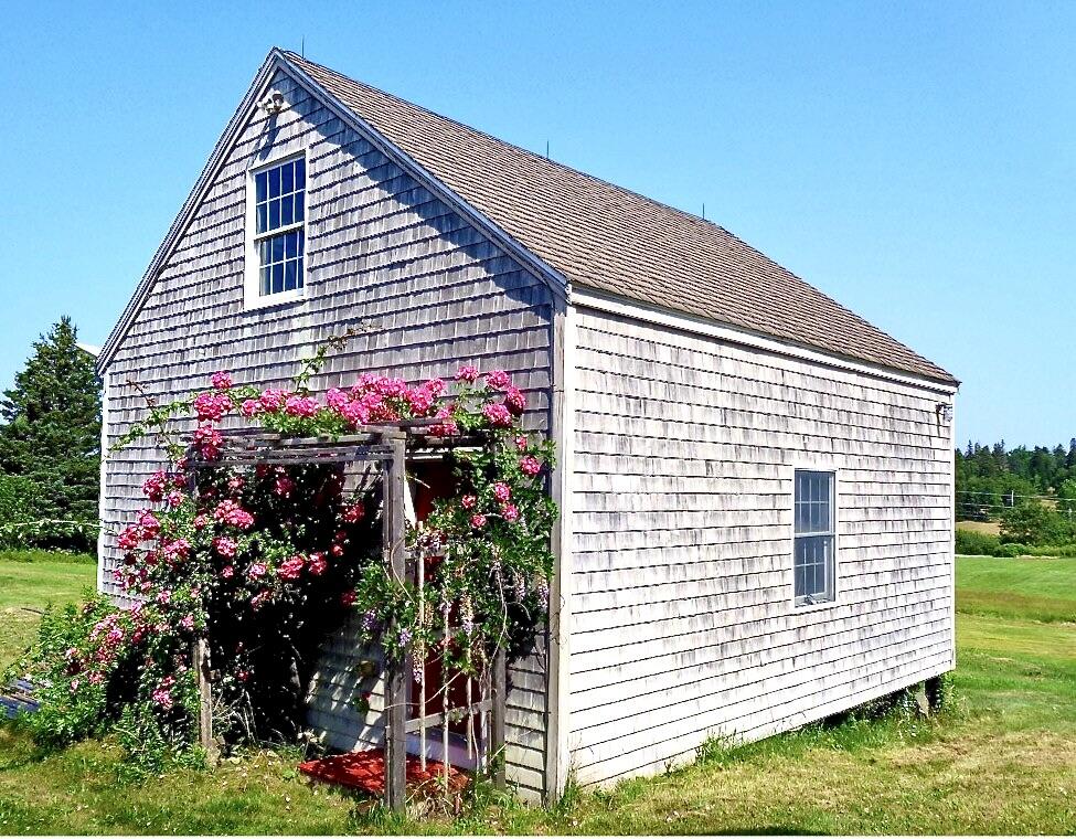 163 Middle Road Property Photo 39