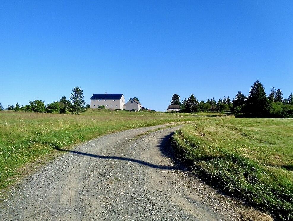 163 Middle Road Property Photo 40