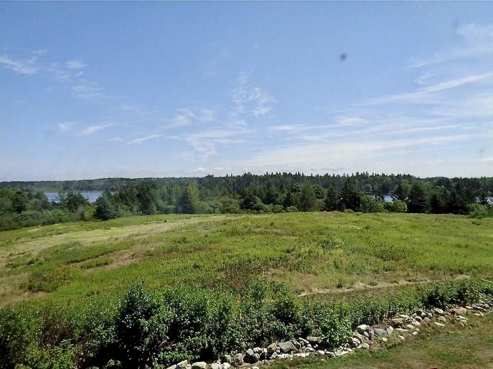163 Middle Road Property Photo 41