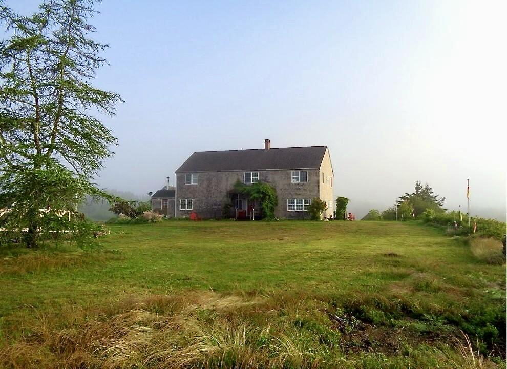 163 Middle Road Property Photo 43