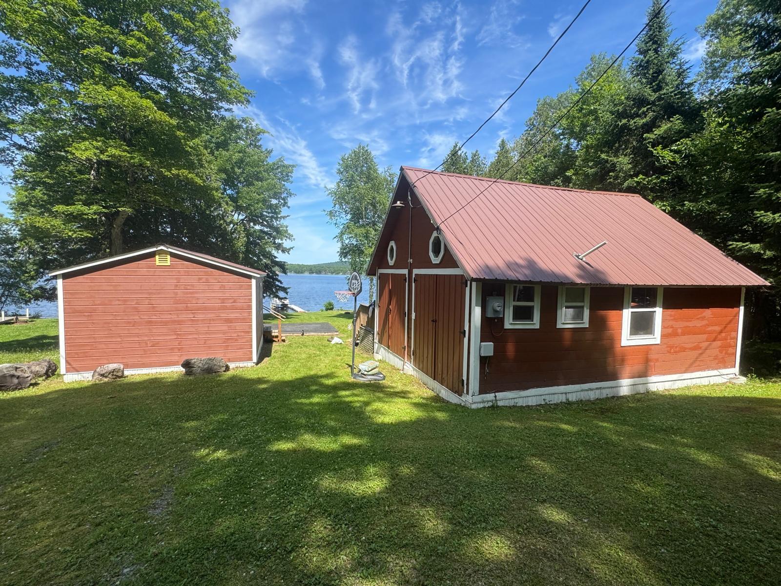 422 West Road Property Photo 1