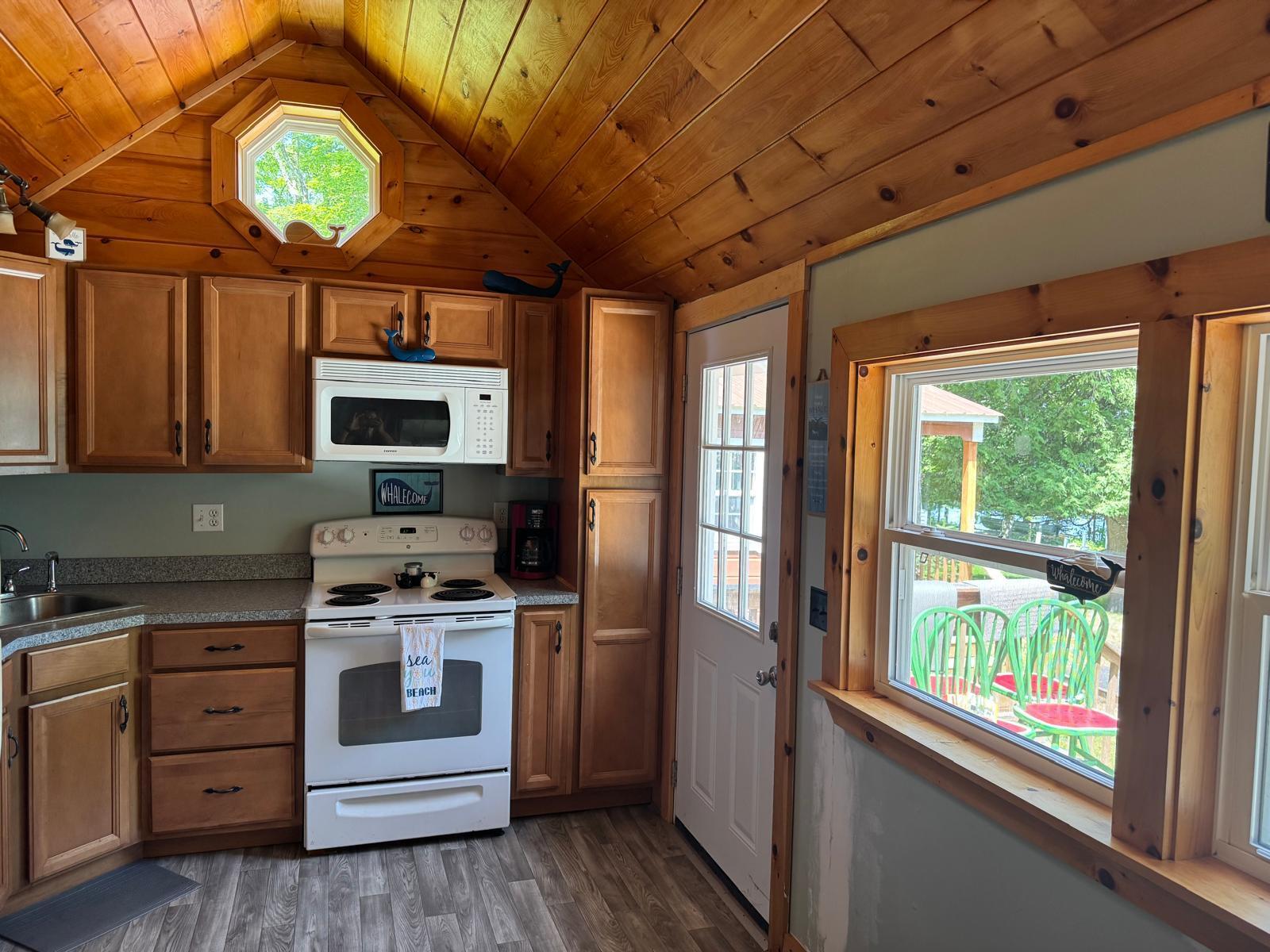 422 West Road Property Photo 17