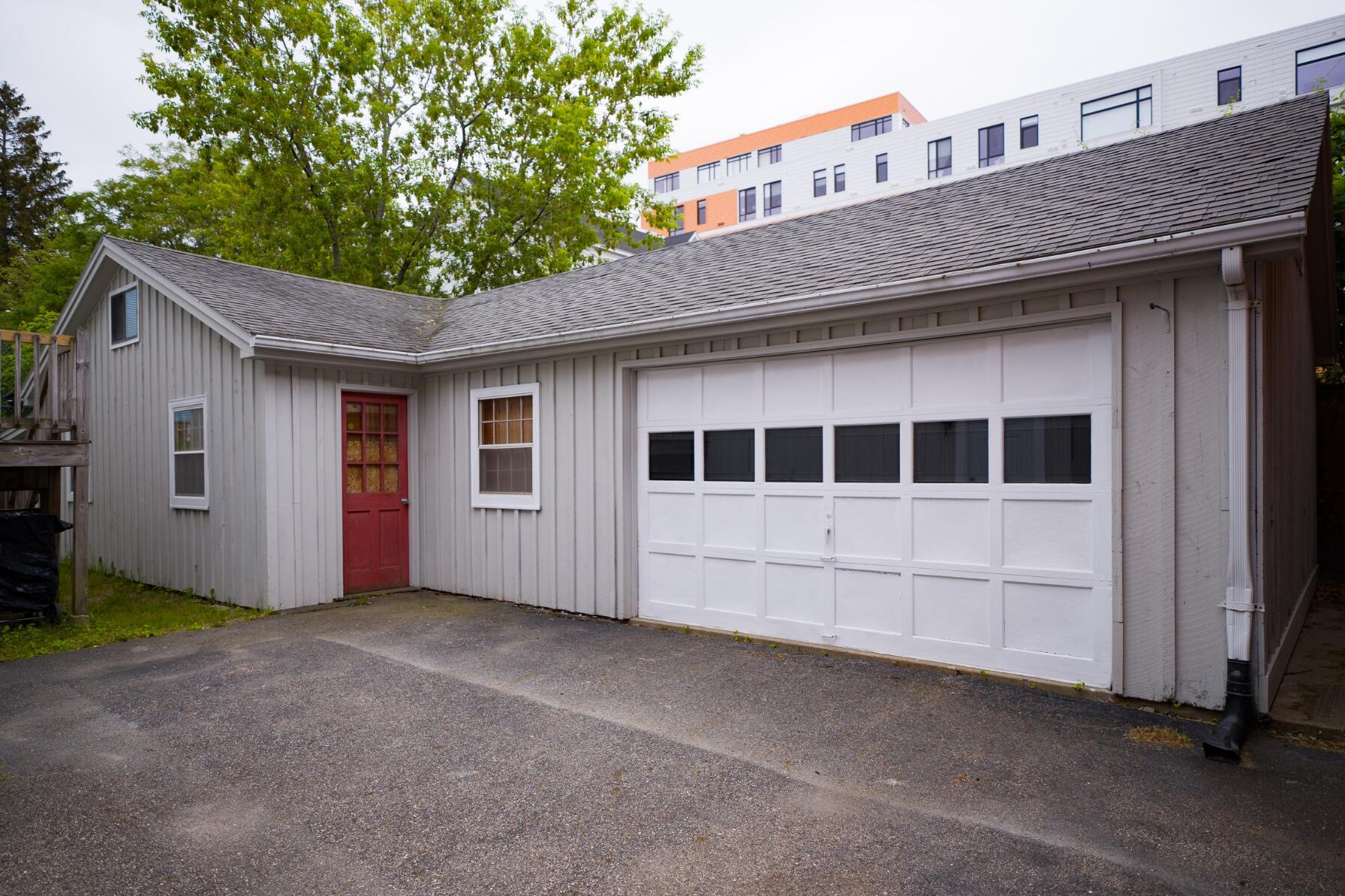 50 Alder Street Property Photo 27