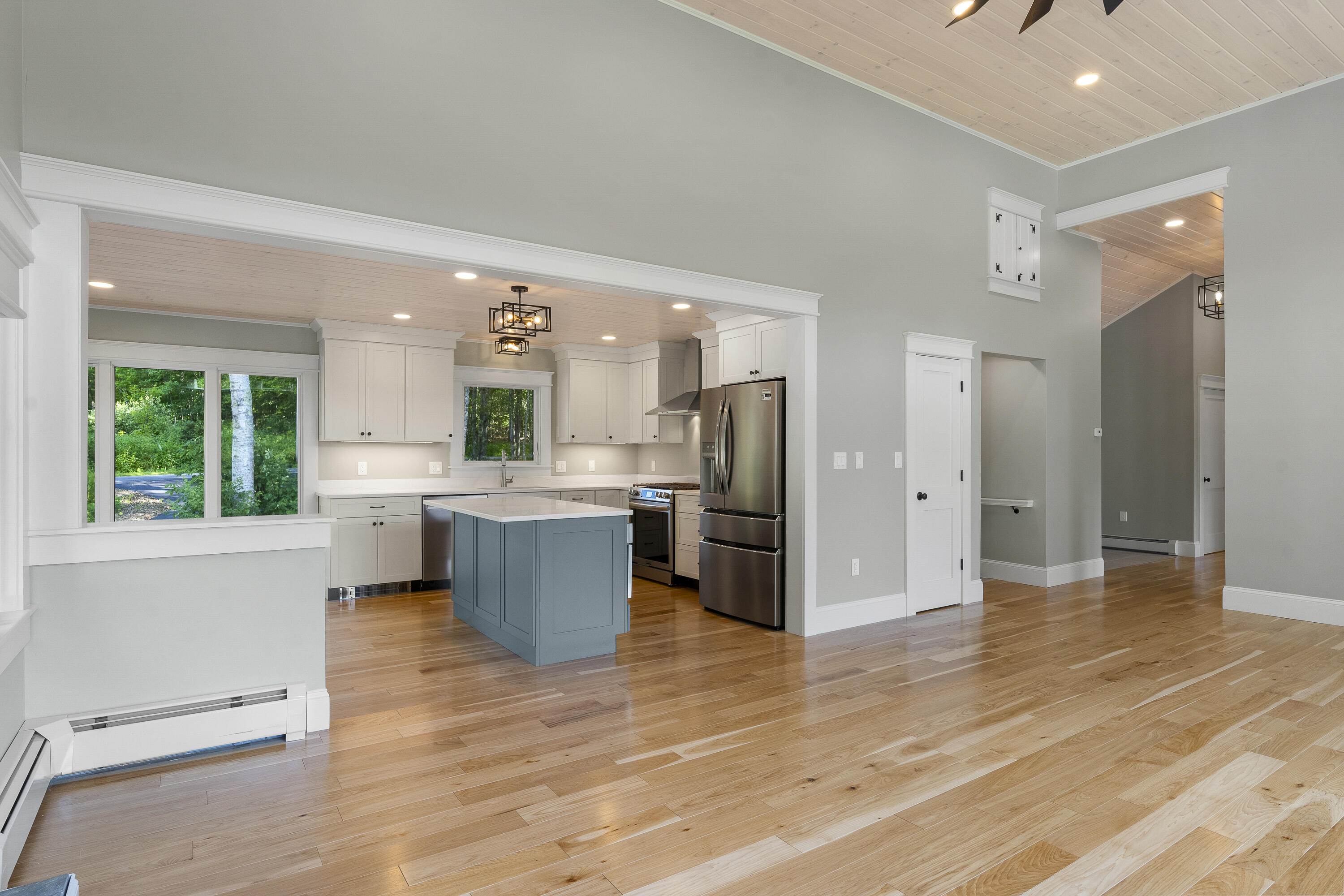 862 W Neck Road Property Photo 14